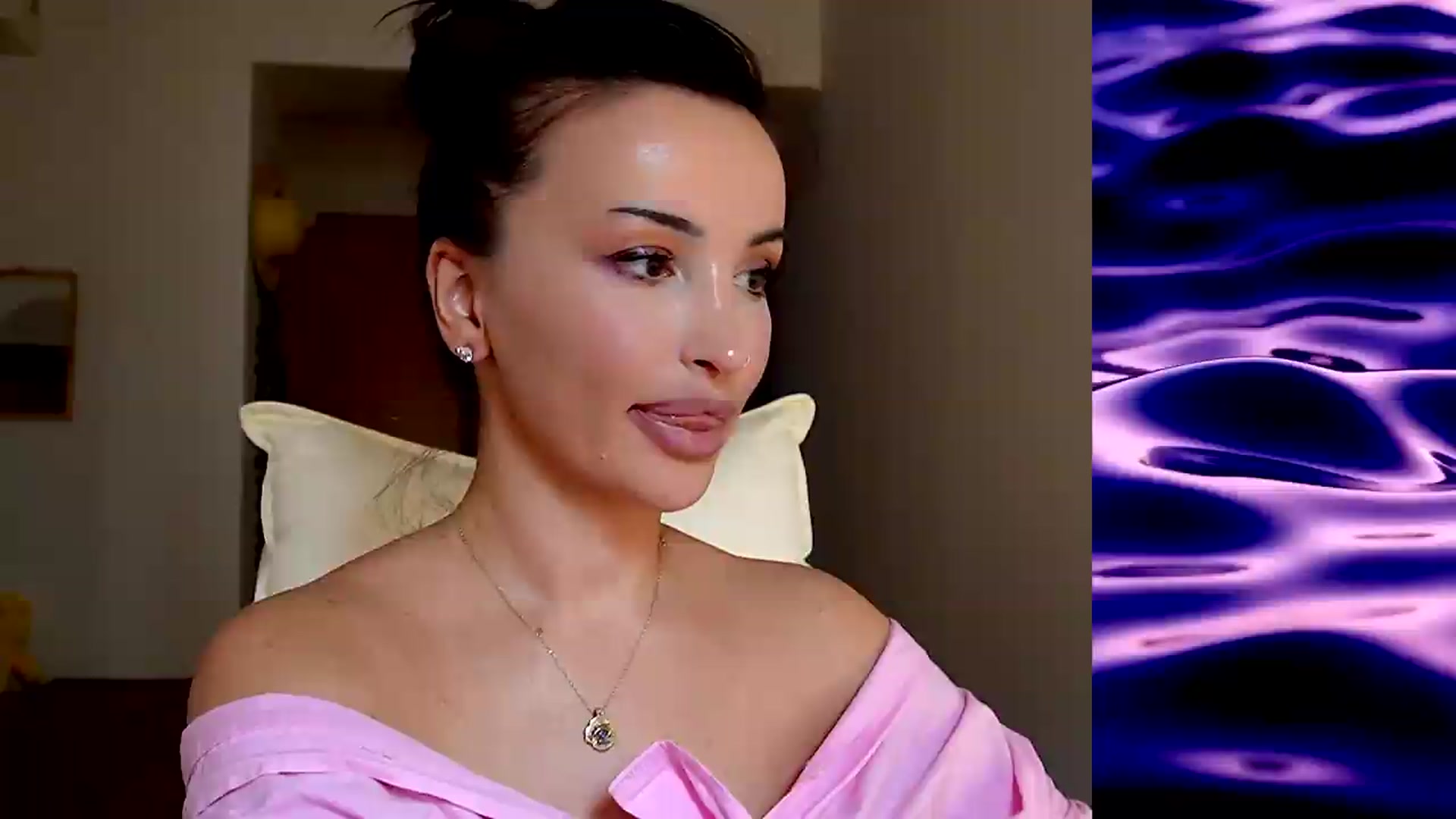 Gallery image thumbnail from AlienControl's myfreecams stream on, 08/27/2026, 13:38 image 15 of 20