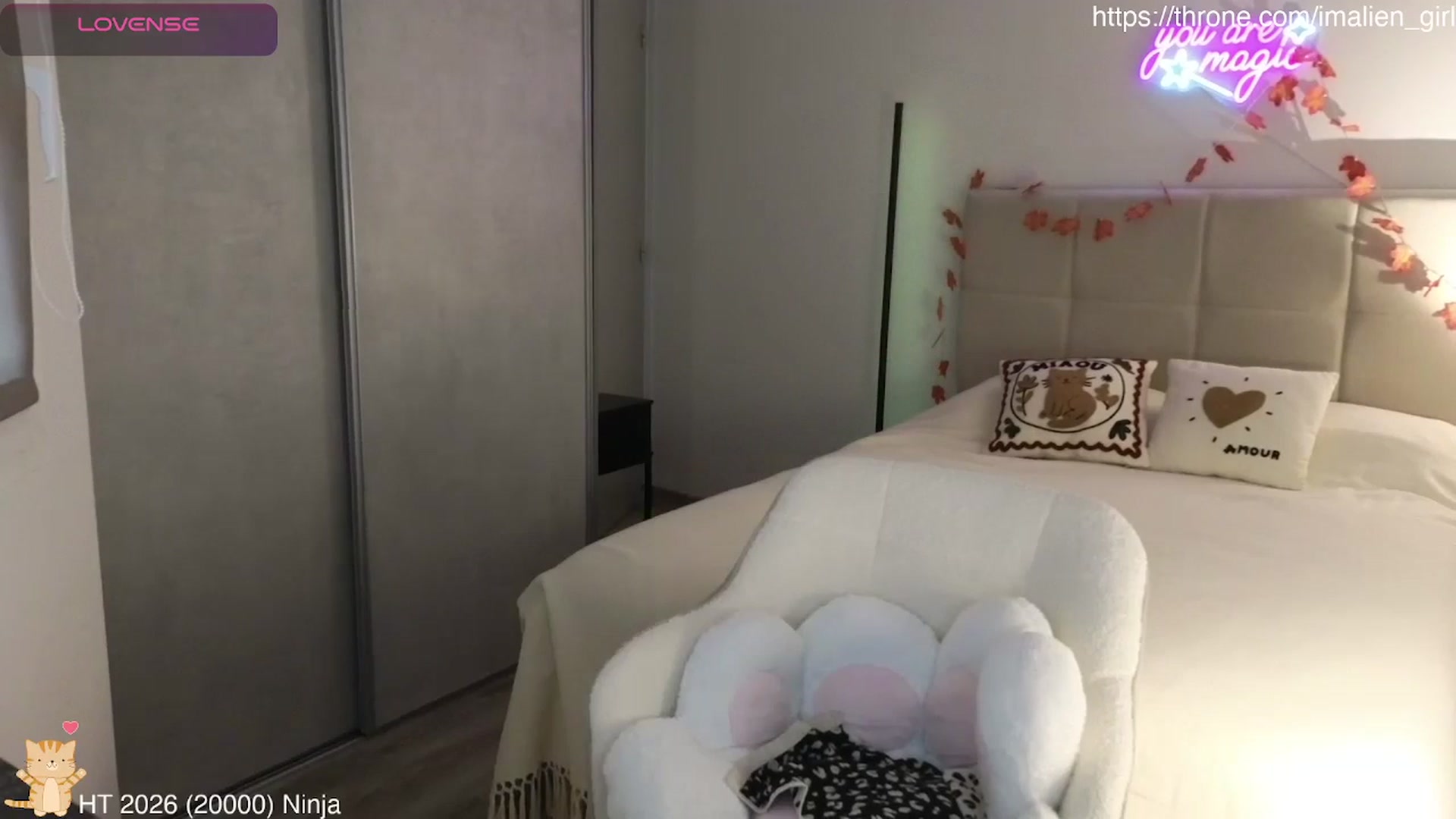 Gallery image thumbnail from AlienGirl's myfreecams stream on, 04/10/2026, 11:09 image 13 of 20