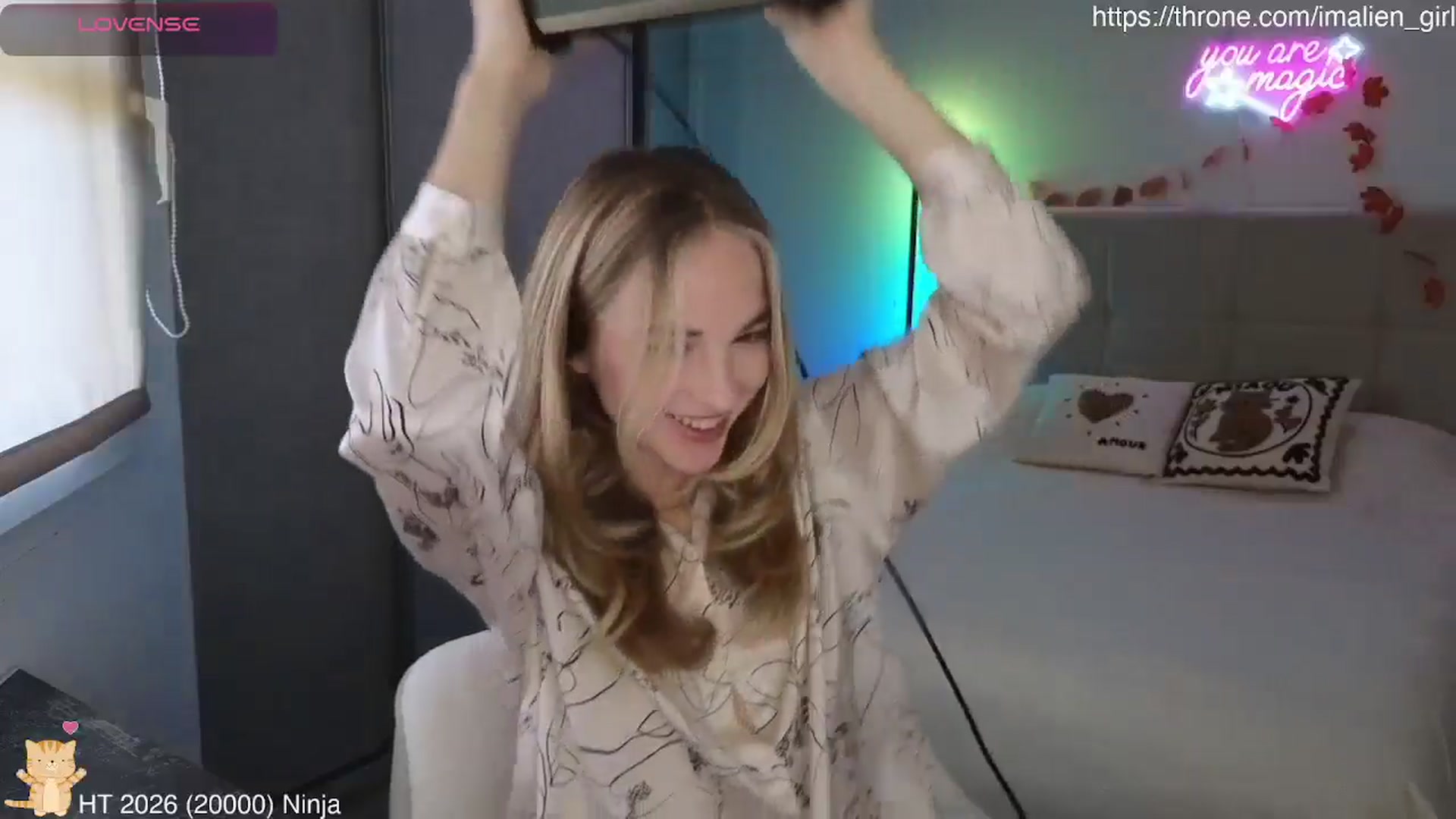 Gallery image thumbnail from AlienGirl's myfreecams stream on, 04/15/2026, 09:06 image 15 of 20