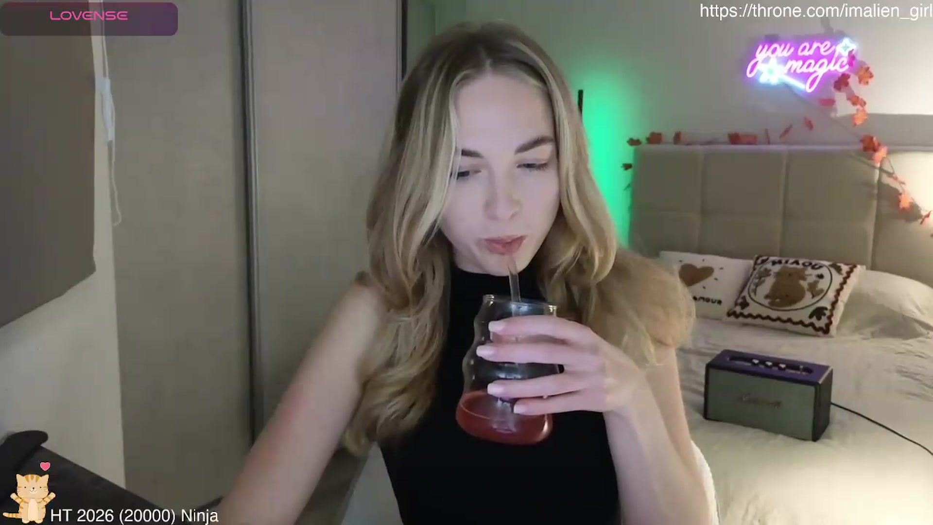 Gallery image thumbnail from AlienGirl's myfreecams stream on, 04/21/2026, 22:08 image 6 of 20
