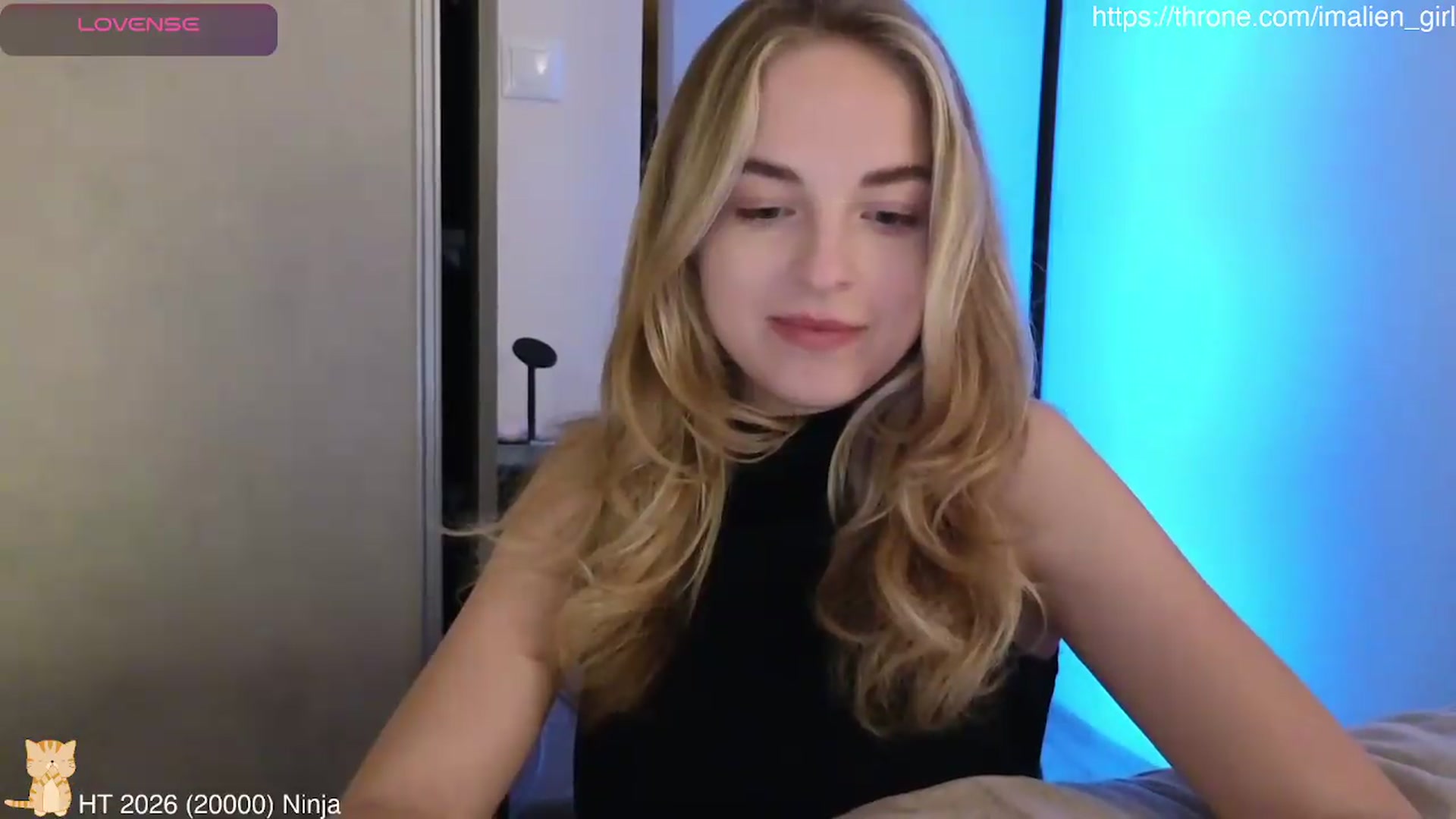 Gallery image thumbnail from AlienGirl's myfreecams stream on, 04/21/2026, 22:08 image 17 of 20