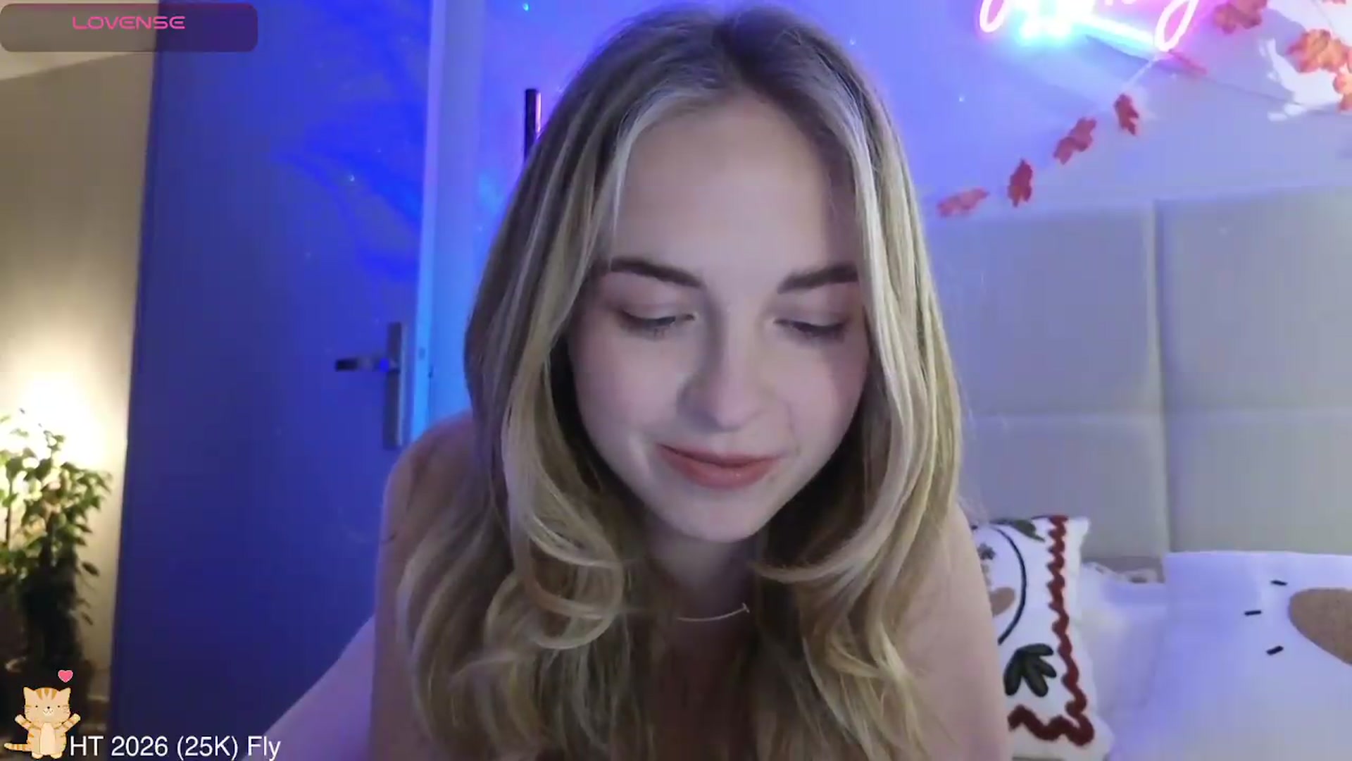 Gallery image thumbnail from AlienGirl's myfreecams stream on, 05/18/2026, 23:10 image 8 of 20