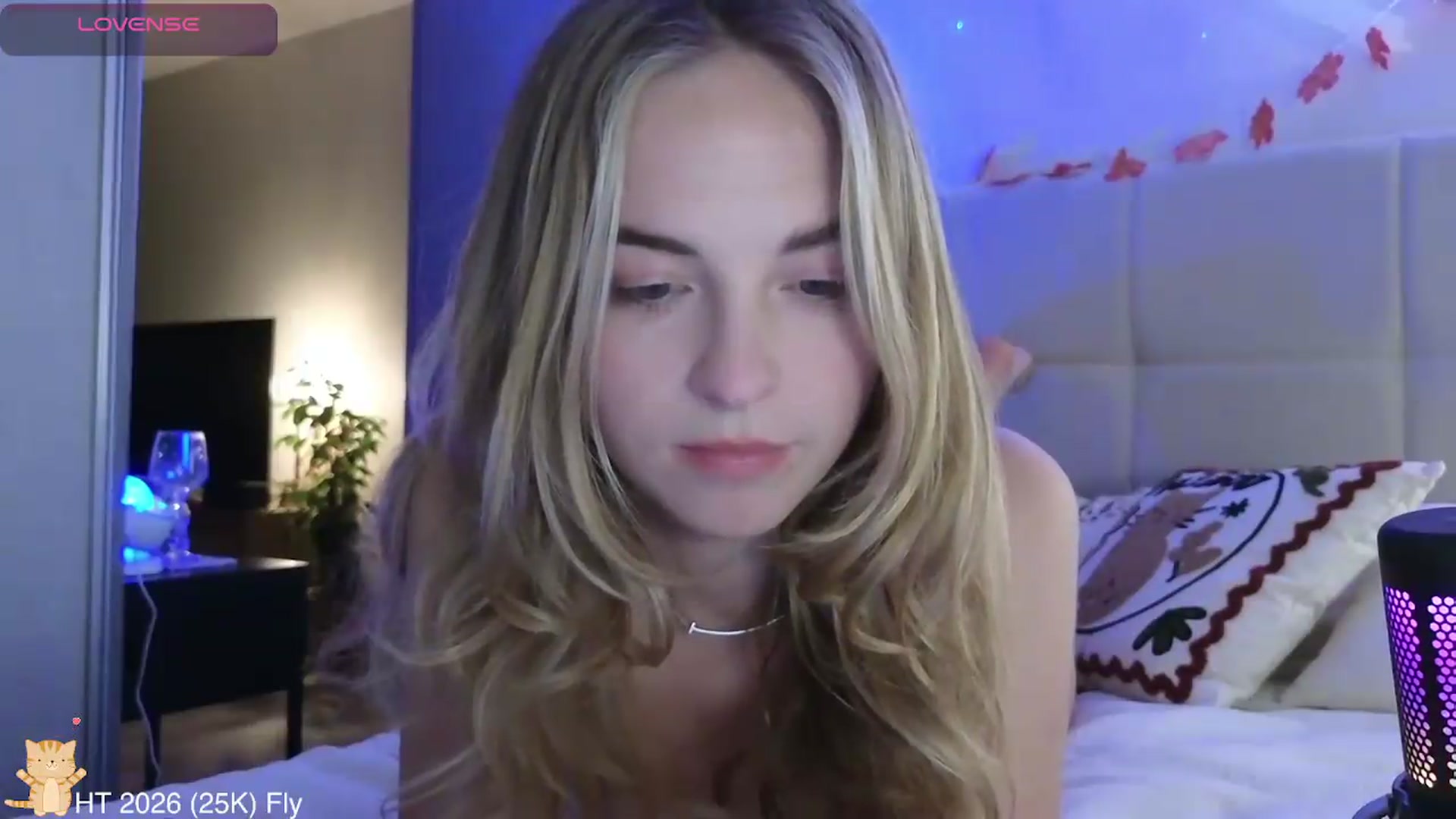 Gallery image thumbnail from AlienGirl's myfreecams stream on, 05/18/2026, 23:10 image 5 of 20