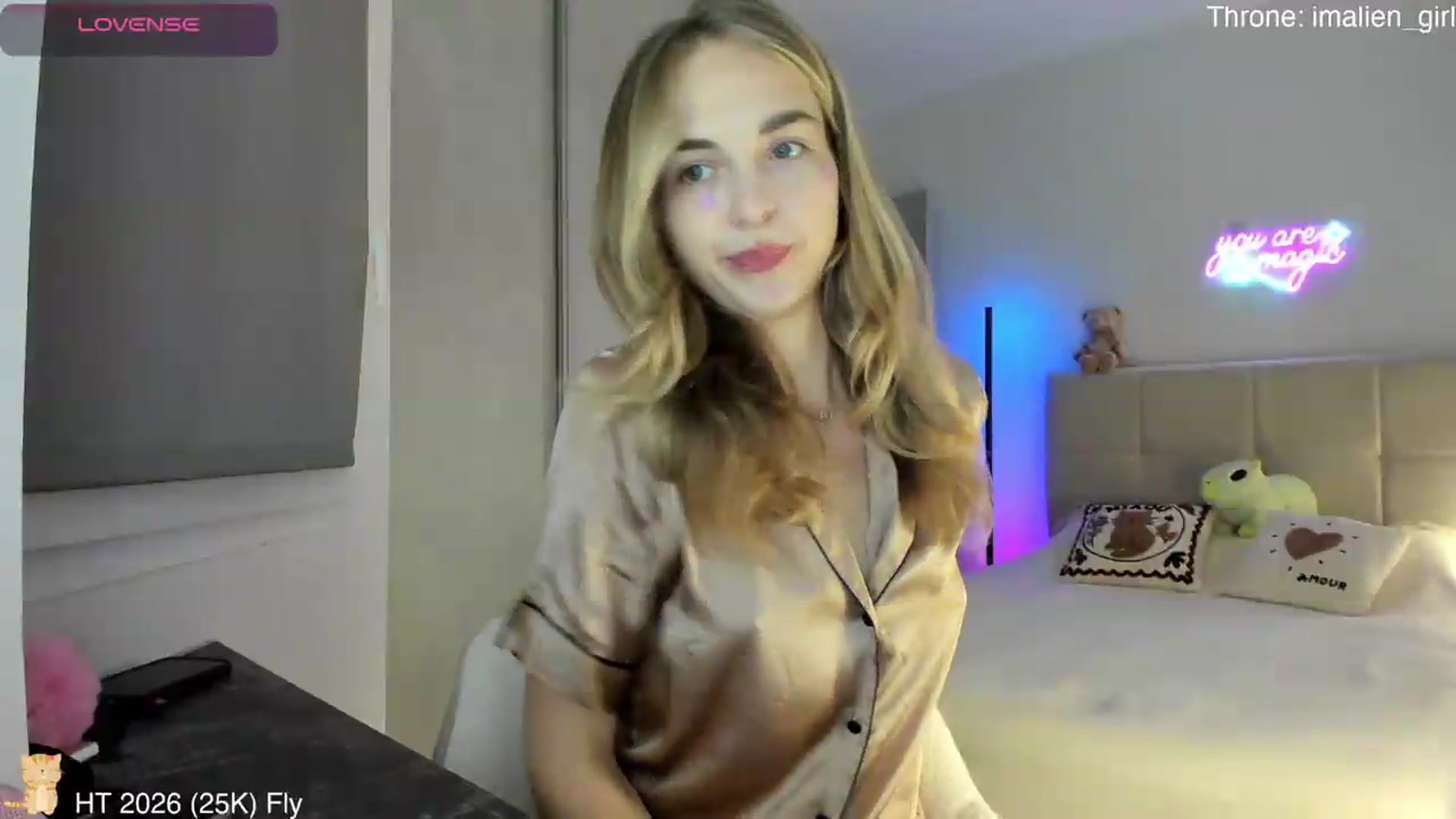 Gallery image thumbnail from AlienGirl's myfreecams stream on, 07/02/2026, 20:05 image 17 of 20