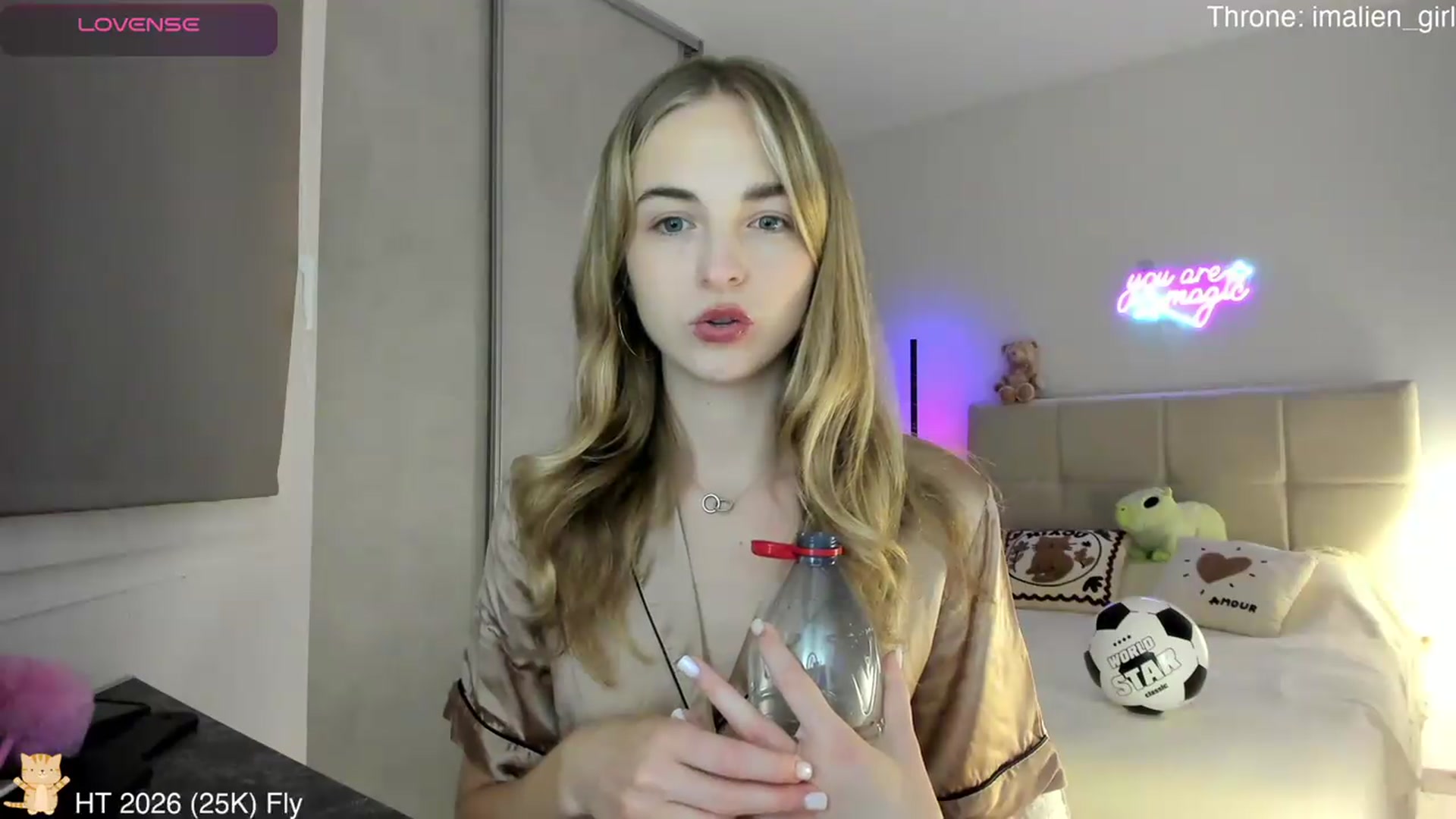 Gallery image thumbnail from AlienGirl's myfreecams stream on, 07/02/2026, 22:05 image 15 of 20