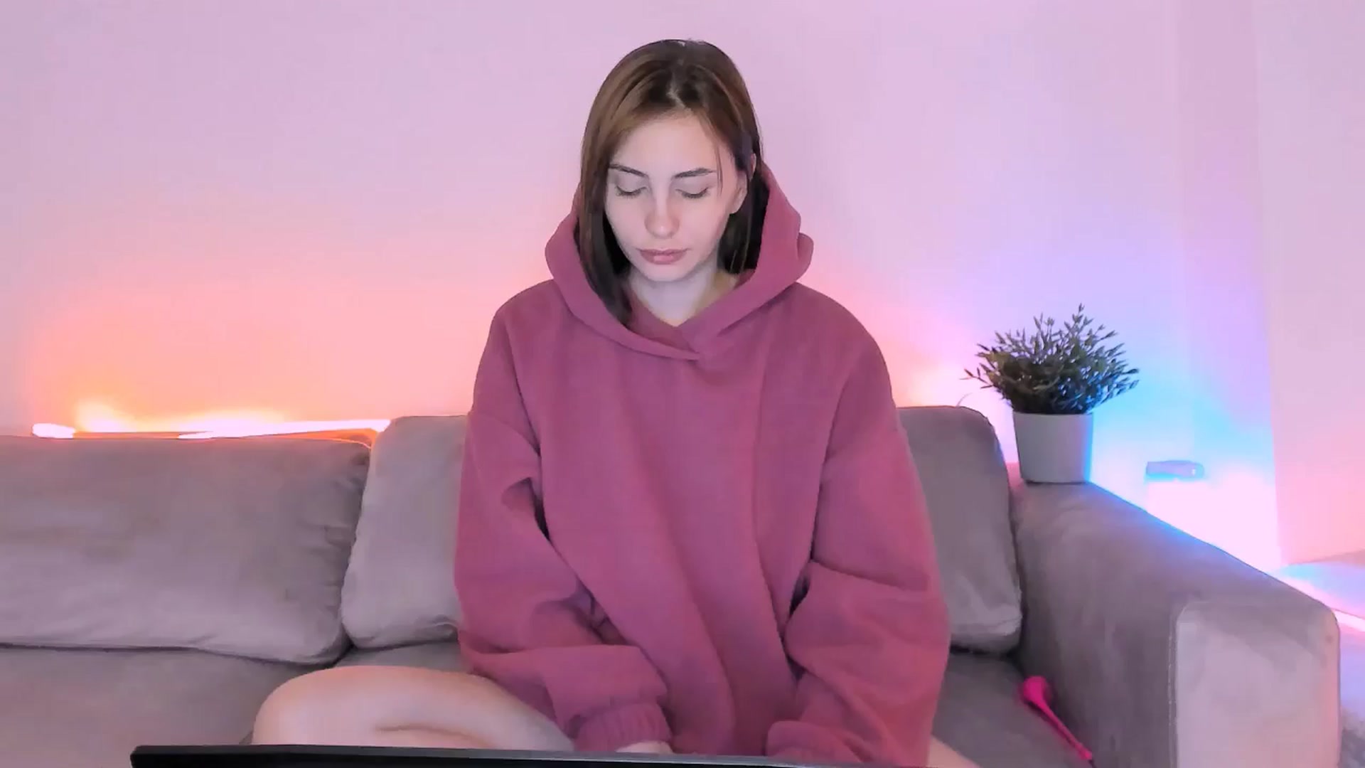 Gallery image thumbnail from Alien_Eva's myfreecams stream on, 08/26/2024, 06:37 image 14 of 20