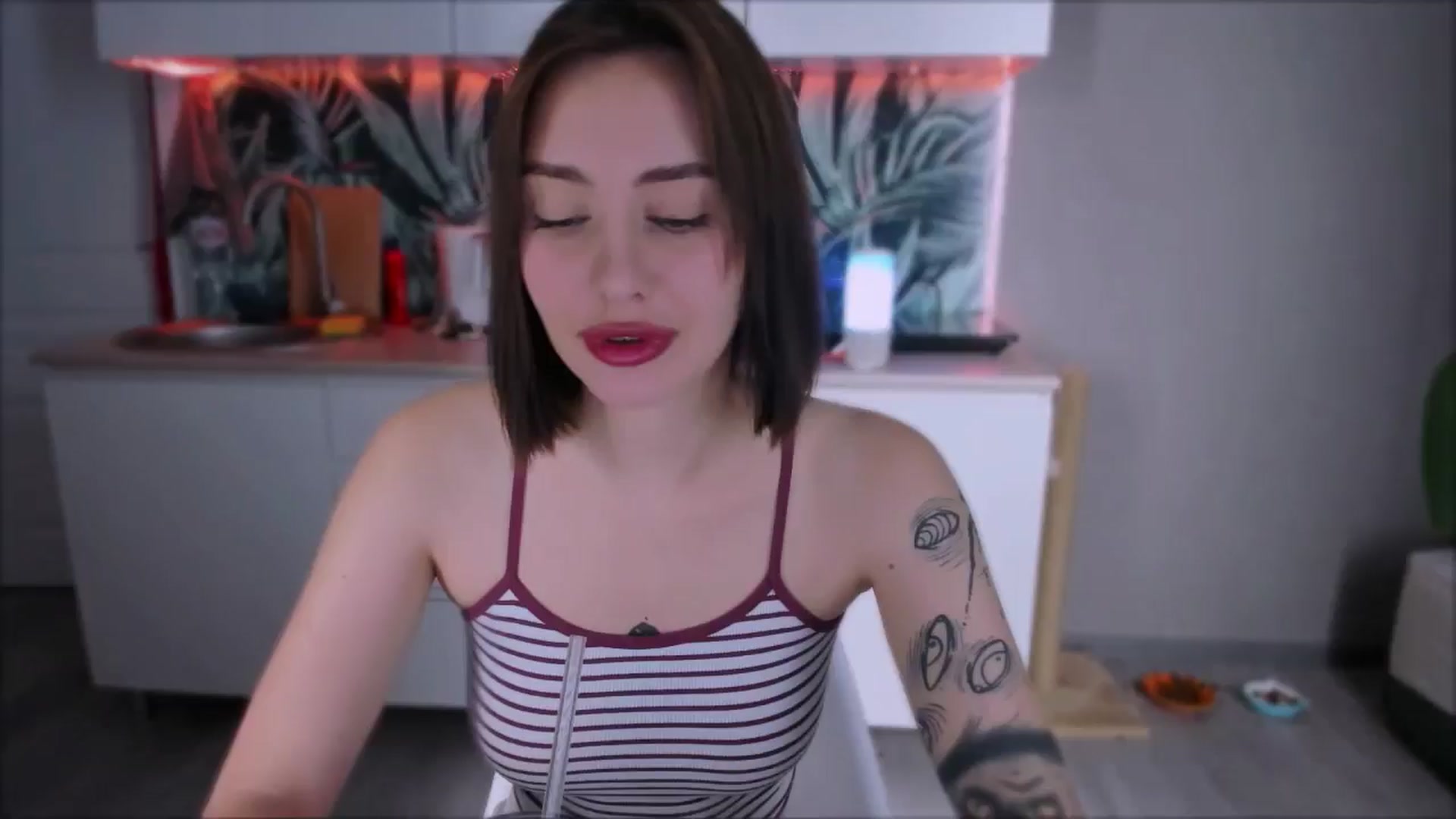 Gallery image thumbnail from Alien_Eva's myfreecams stream on, 08/29/2024, 01:30 image 1 of 20