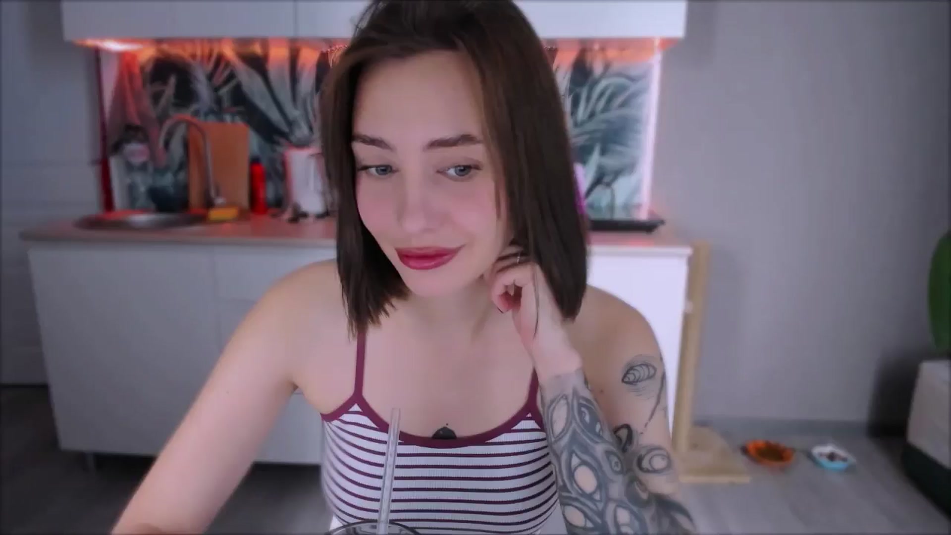 Gallery image thumbnail from Alien_Eva's myfreecams stream on, 08/29/2024, 01:30 image 16 of 20