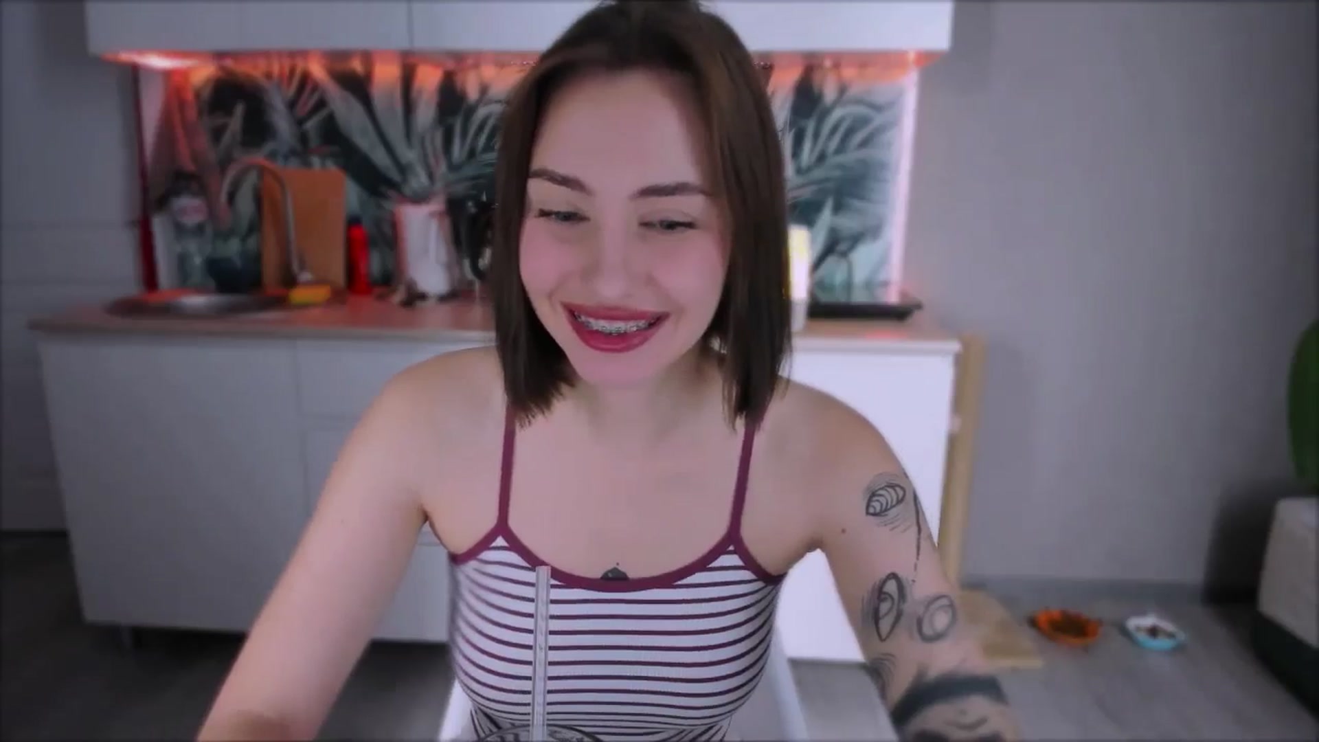 Gallery image thumbnail from Alien_Eva's myfreecams stream on, 08/29/2024, 01:30 image 9 of 20