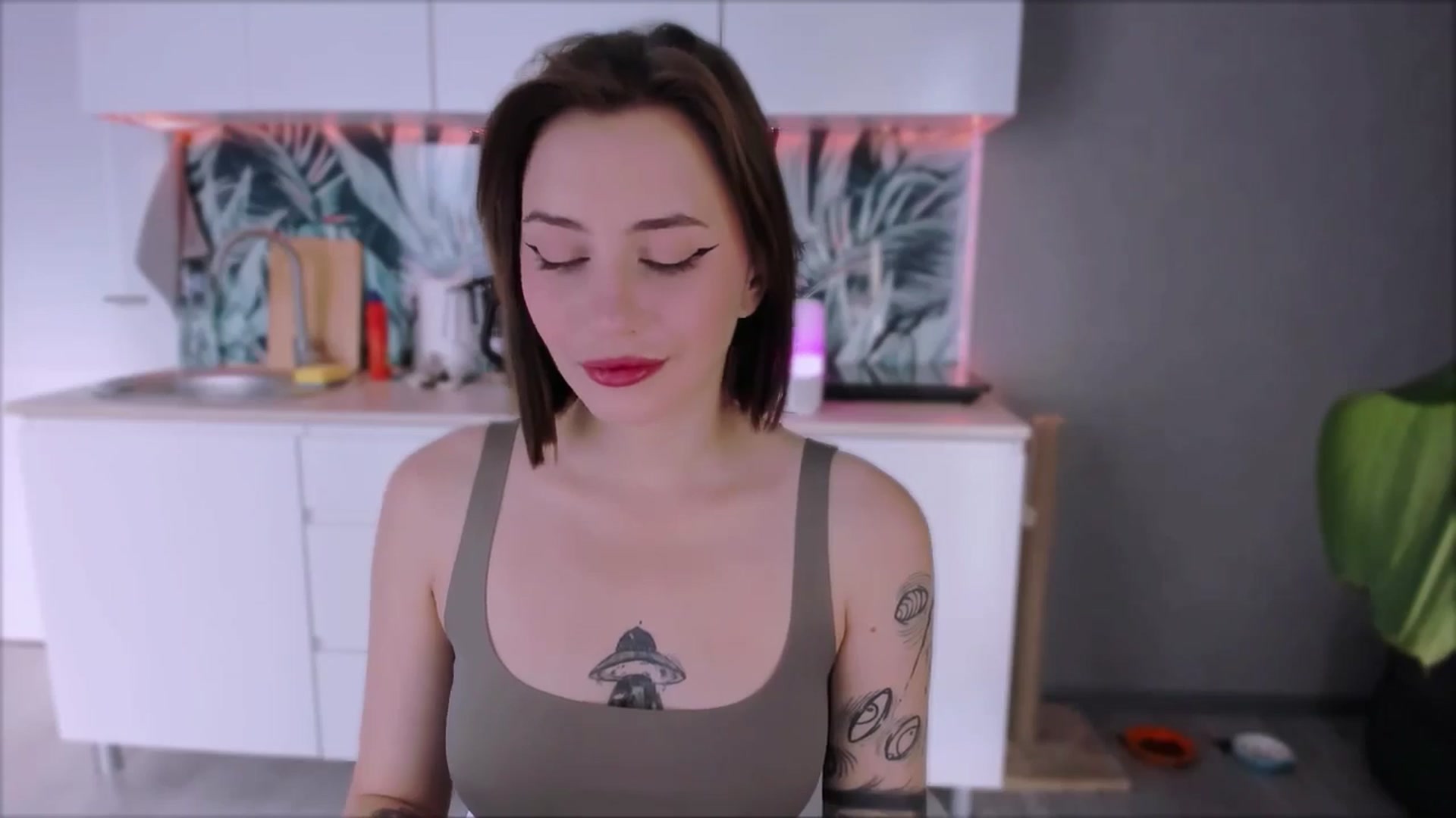 Gallery image thumbnail from Alien_Eva's myfreecams stream on, 08/30/2024, 01:32 image 11 of 20