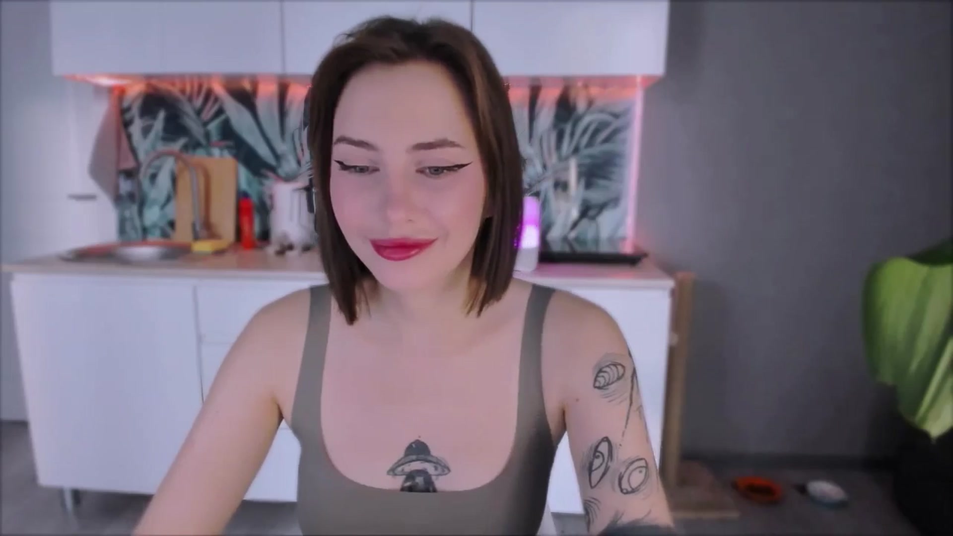 Gallery image thumbnail from Alien_Eva's myfreecams stream on, 08/30/2024, 01:32 image 15 of 20