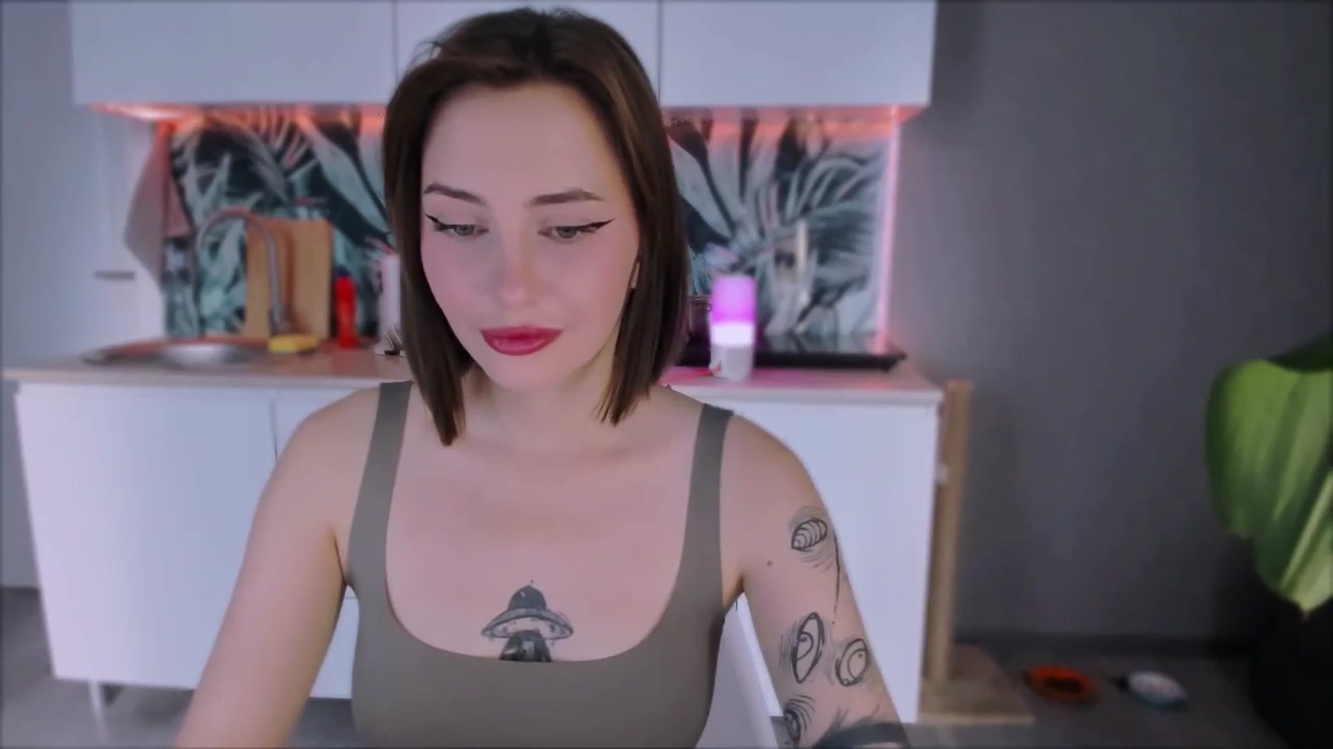 Gallery image thumbnail from Alien_Eva's myfreecams stream on, 08/30/2024, 01:32 image 18 of 20