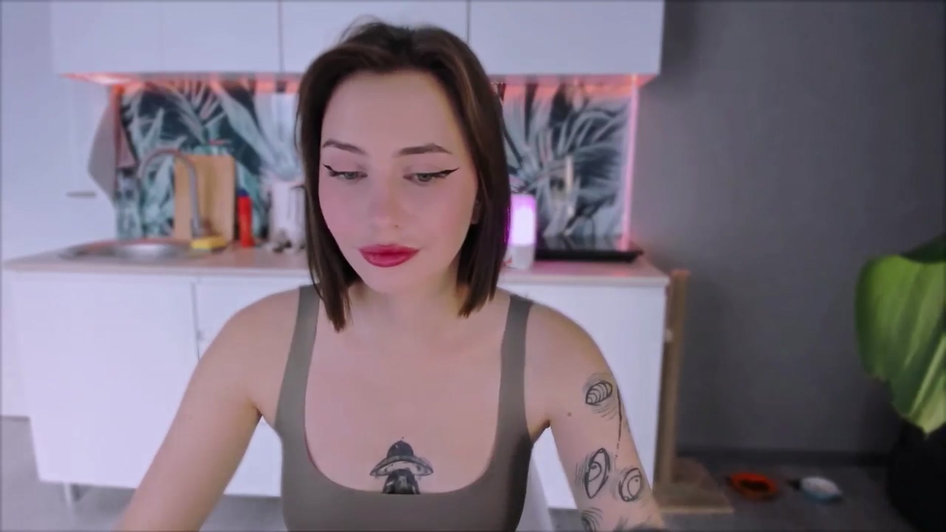 Gallery image thumbnail from Alien_Eva's myfreecams stream on, 08/30/2024, 01:32 image 8 of 20