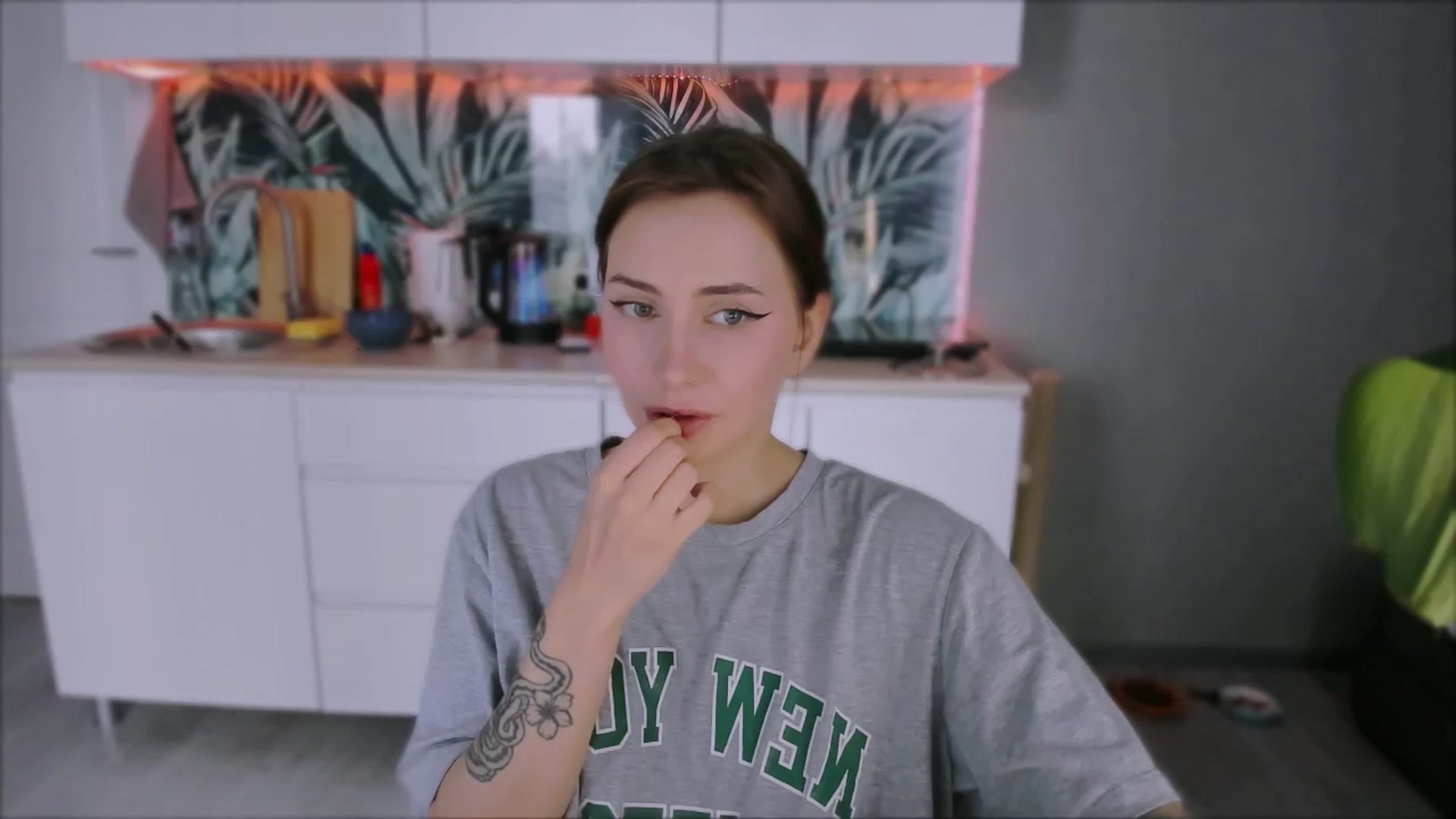Gallery image thumbnail from Alien_Eva's myfreecams stream on, 08/30/2024, 06:44 image 3 of 20