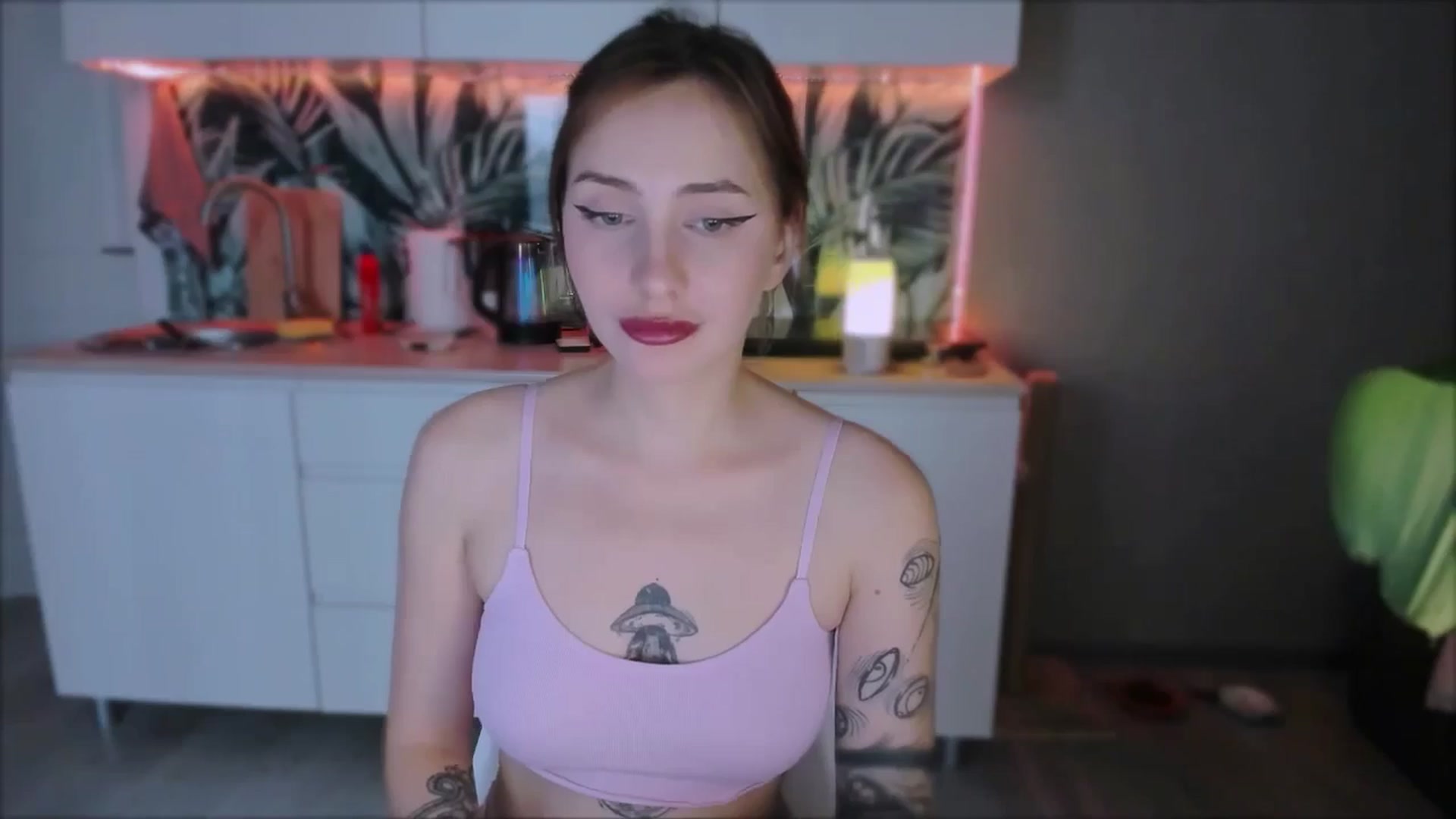Gallery image thumbnail from Alien_Eva's myfreecams stream on, 08/30/2024, 12:17 image 10 of 20
