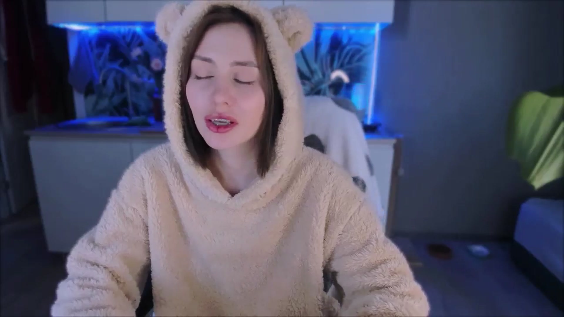 Gallery image thumbnail from Alien_Eva's myfreecams stream on, 09/11/2024, 06:20 image 6 of 20