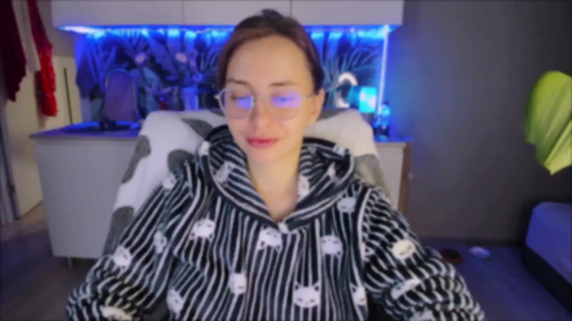 Gallery image thumbnail from Alien_Eva's myfreecams stream on, 09/13/2024, 01:45 image 4 of 20