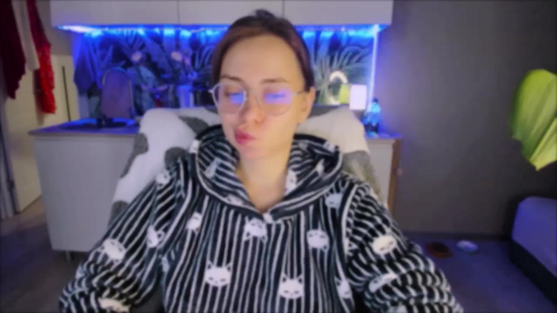 Gallery image thumbnail from Alien_Eva's myfreecams stream on, 09/13/2024, 01:45 image 5 of 20