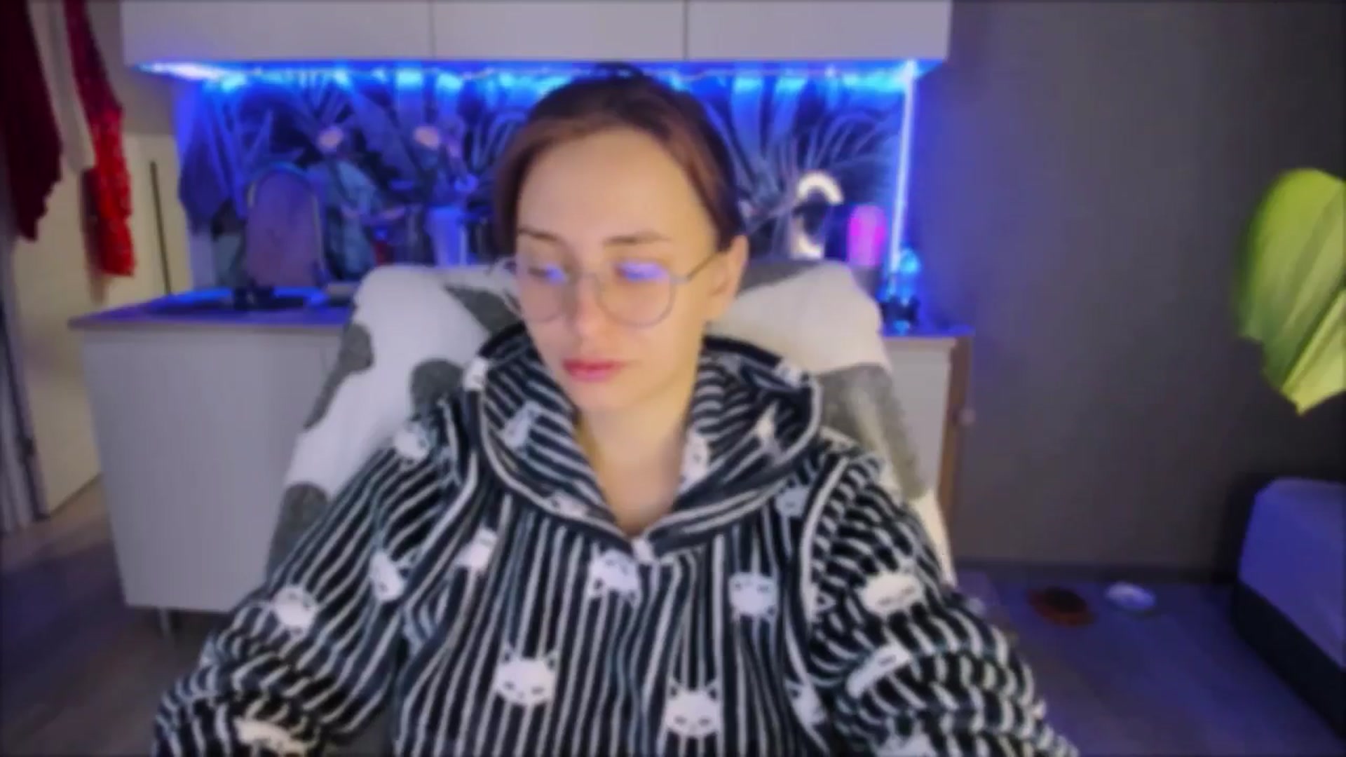 Gallery image thumbnail from Alien_Eva's myfreecams stream on, 09/13/2024, 01:45 image 7 of 20