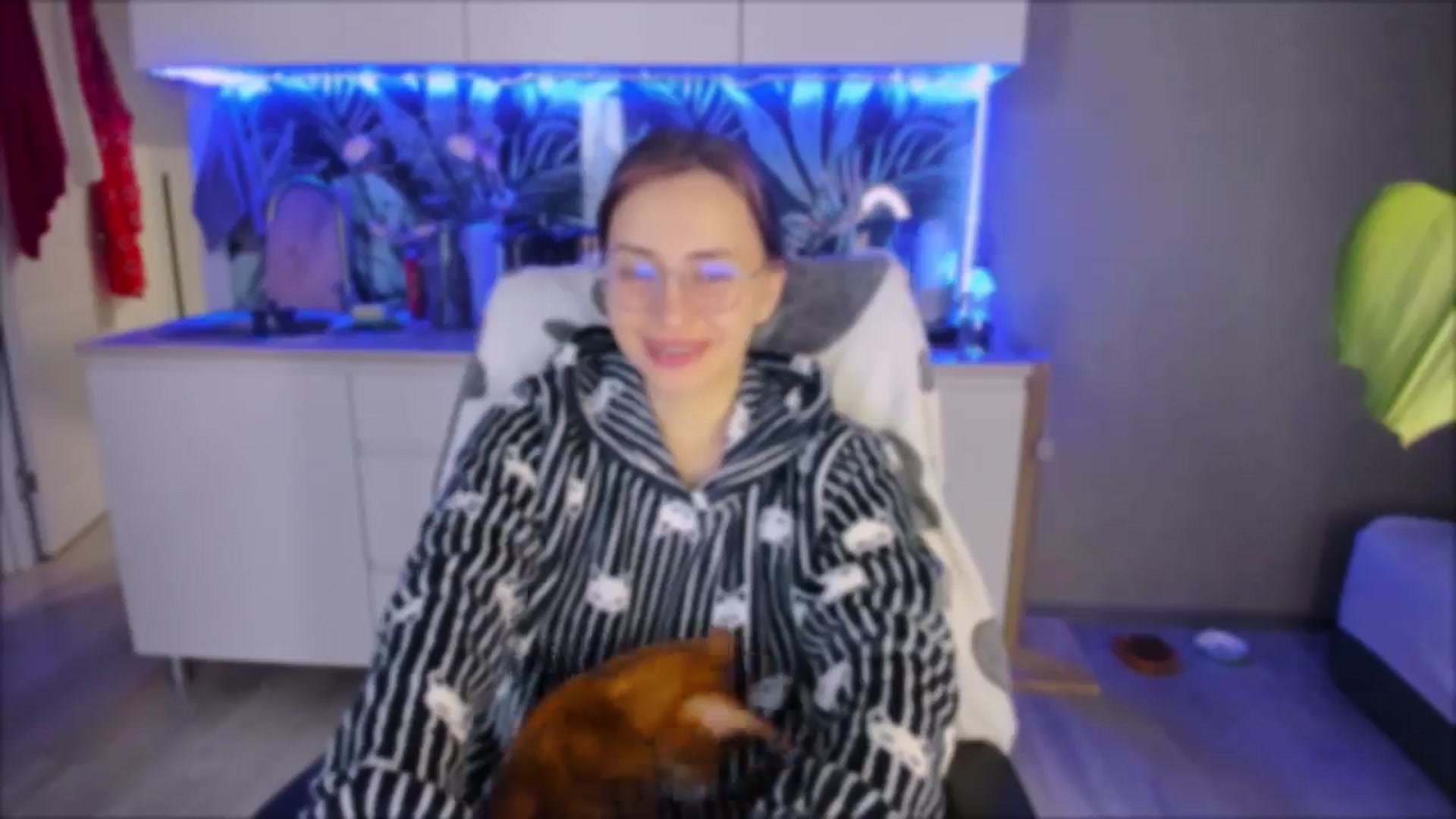Gallery image thumbnail from Alien_Eva's myfreecams stream on, 09/13/2024, 01:45 image 19 of 20