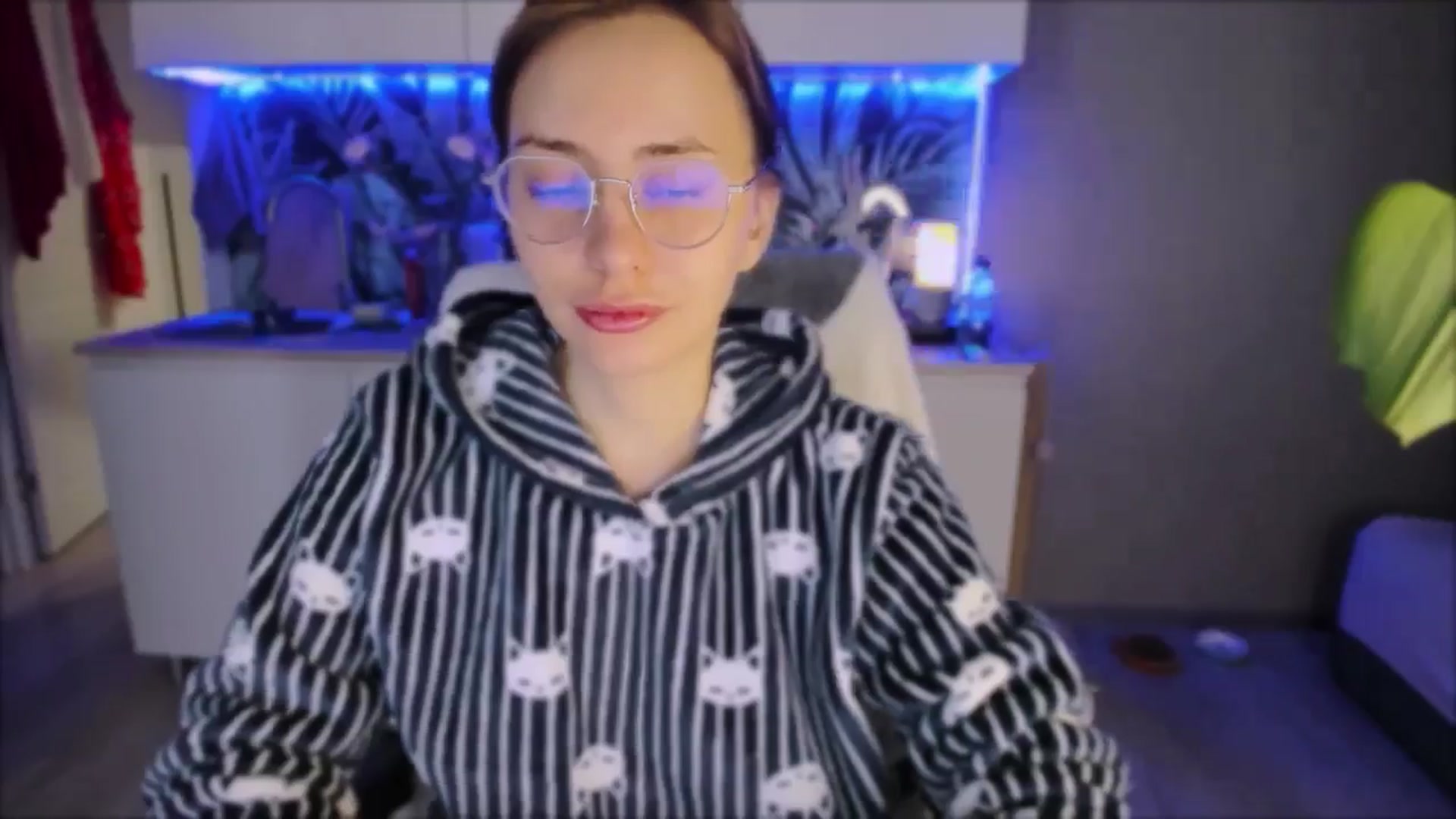 Gallery image thumbnail from Alien_Eva's myfreecams stream on, 09/13/2024, 01:45 image 14 of 20
