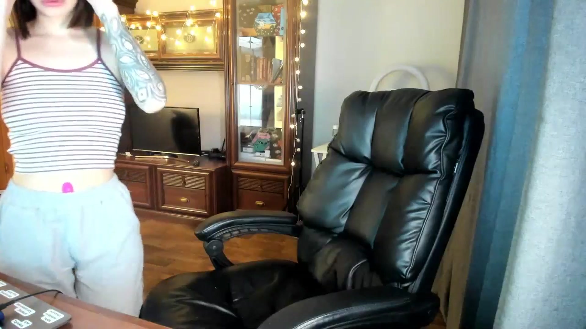 Gallery image thumbnail from Alien_Eva's myfreecams stream on, 02/13/2025, 02:17 image 15 of 20