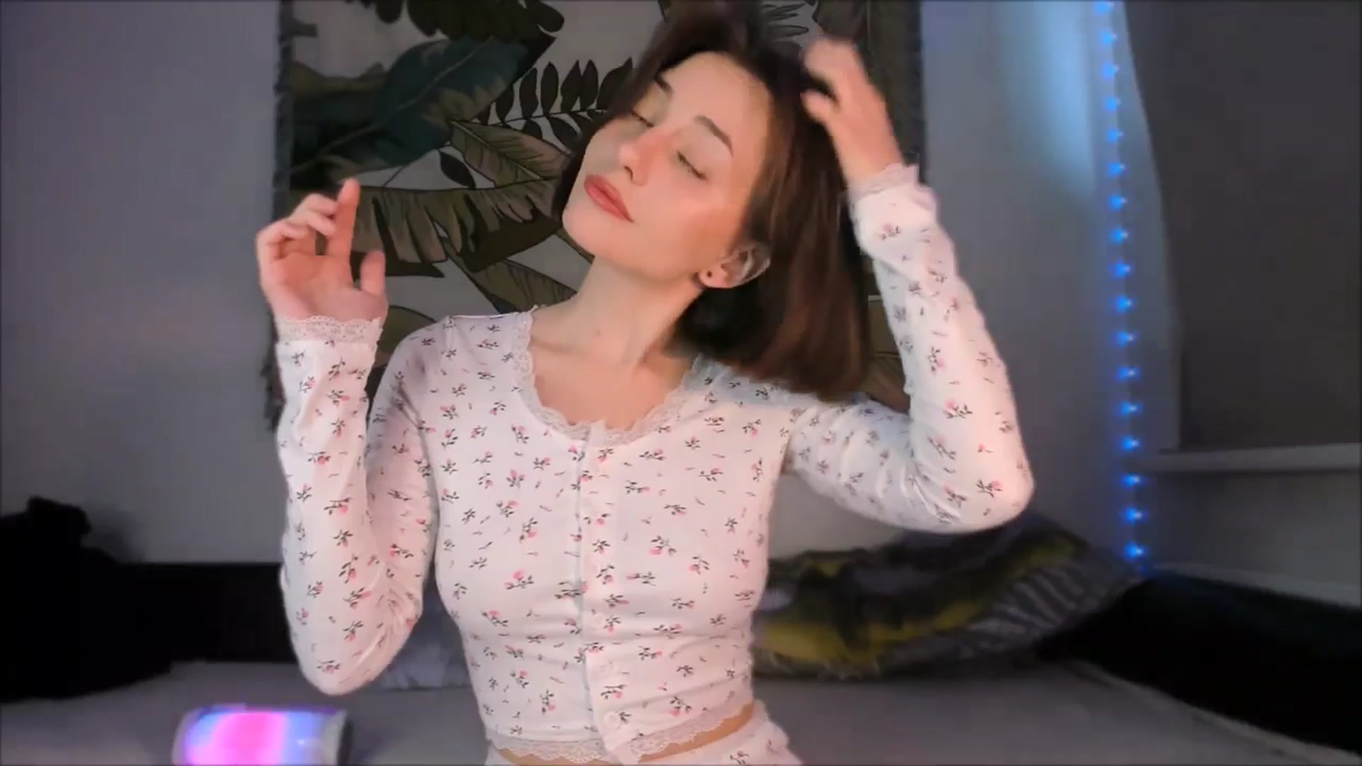Gallery image thumbnail from Alien_Eva's myfreecams stream on, 08/19/2025, 02:34 image 6 of 20