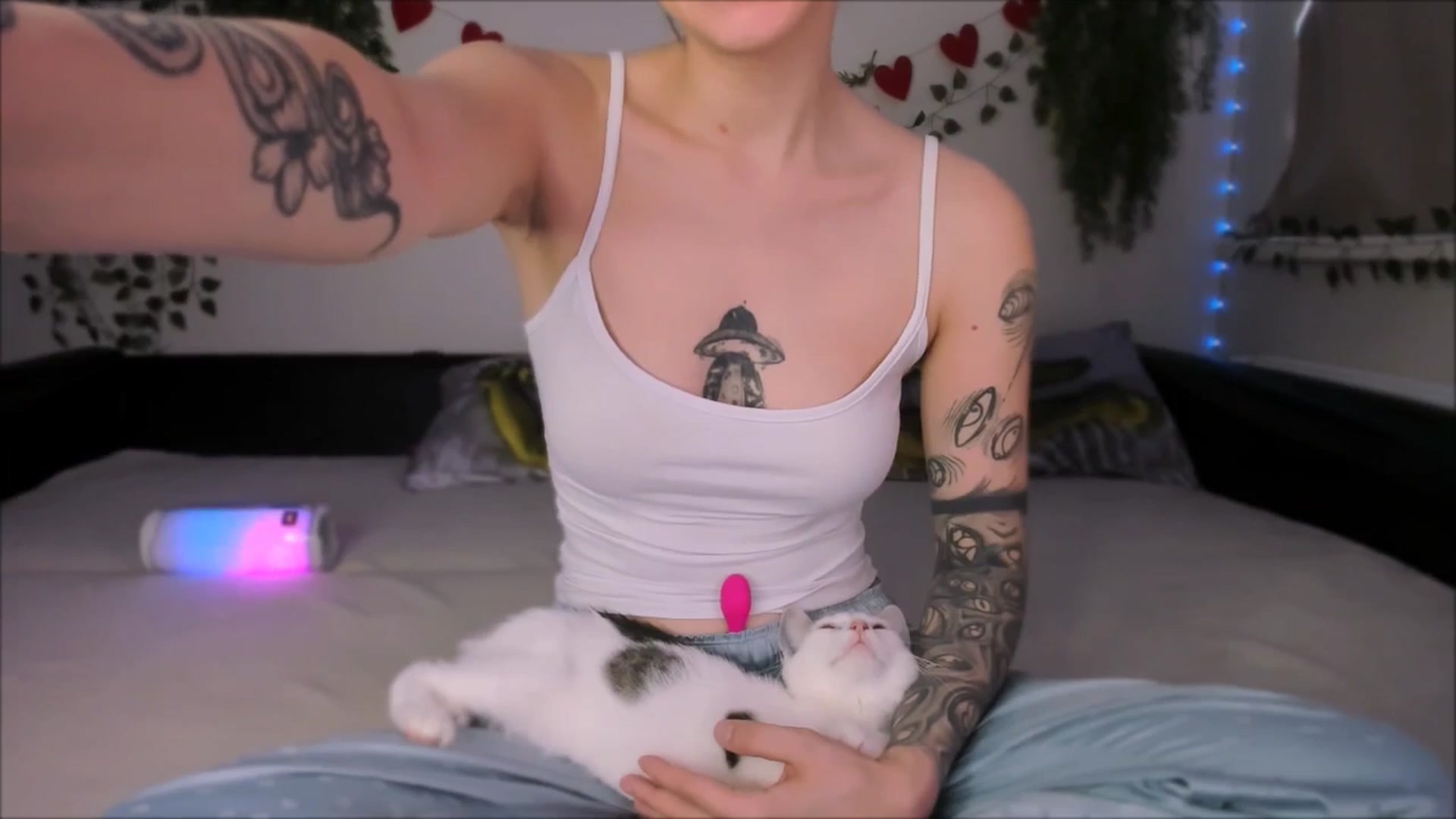 Gallery image thumbnail from Alien_Eva's myfreecams stream on, 08/20/2025, 06:34 image 15 of 20