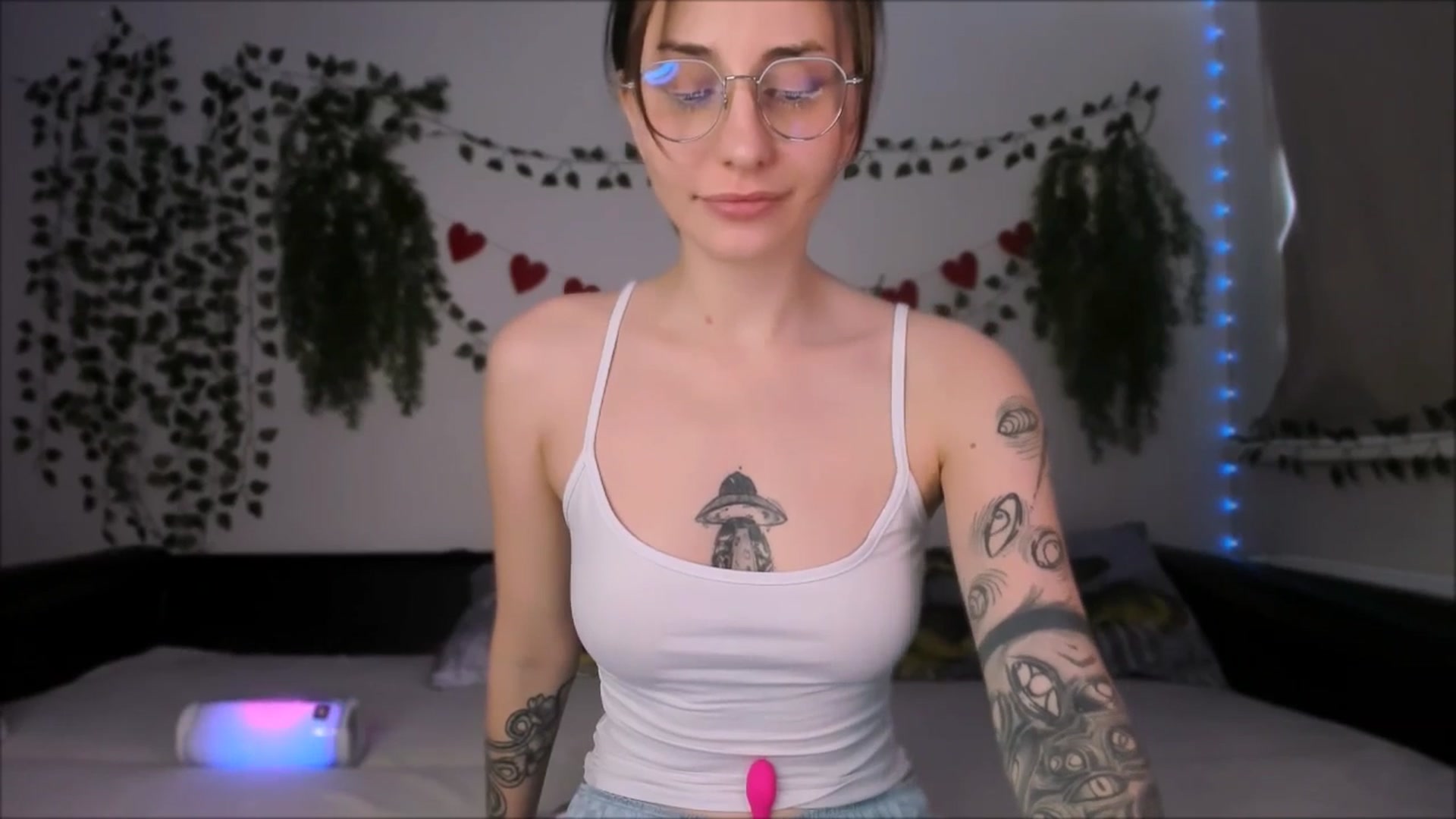 Gallery image thumbnail from Alien_Eva's myfreecams stream on, 08/20/2025, 06:34 image 14 of 20