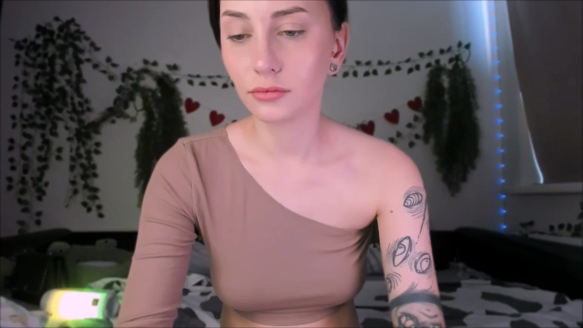 Gallery image thumbnail from Alien_Eva's myfreecams stream on, 08/28/2025, 03:17 image 5 of 20