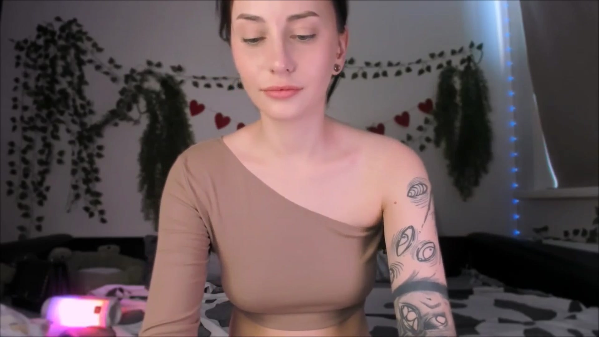 Gallery image thumbnail from Alien_Eva's myfreecams stream on, 08/28/2025, 03:17 image 4 of 20