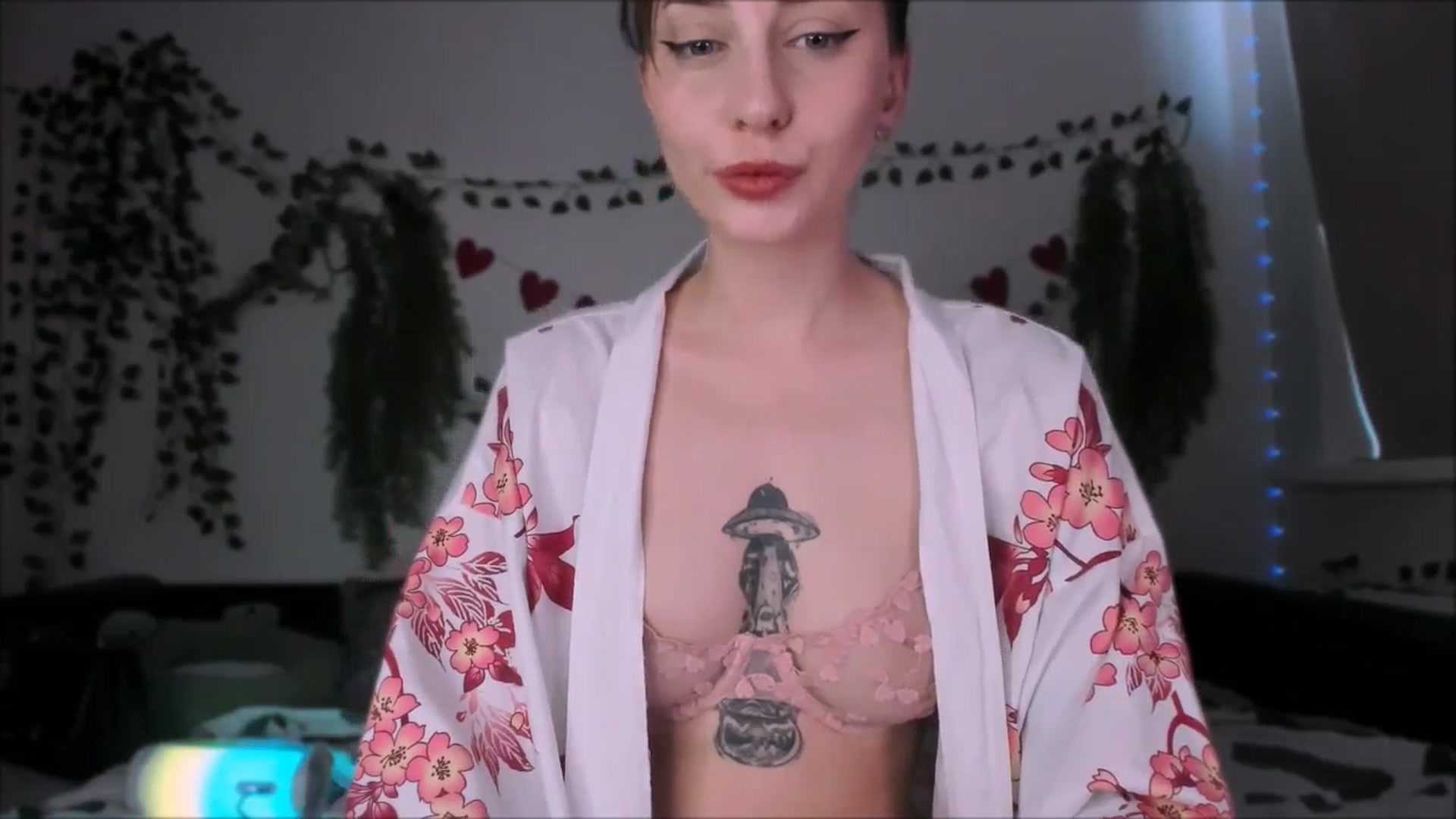 Gallery image thumbnail from Alien_Eva's myfreecams stream on, 08/28/2025, 05:07 image 10 of 20