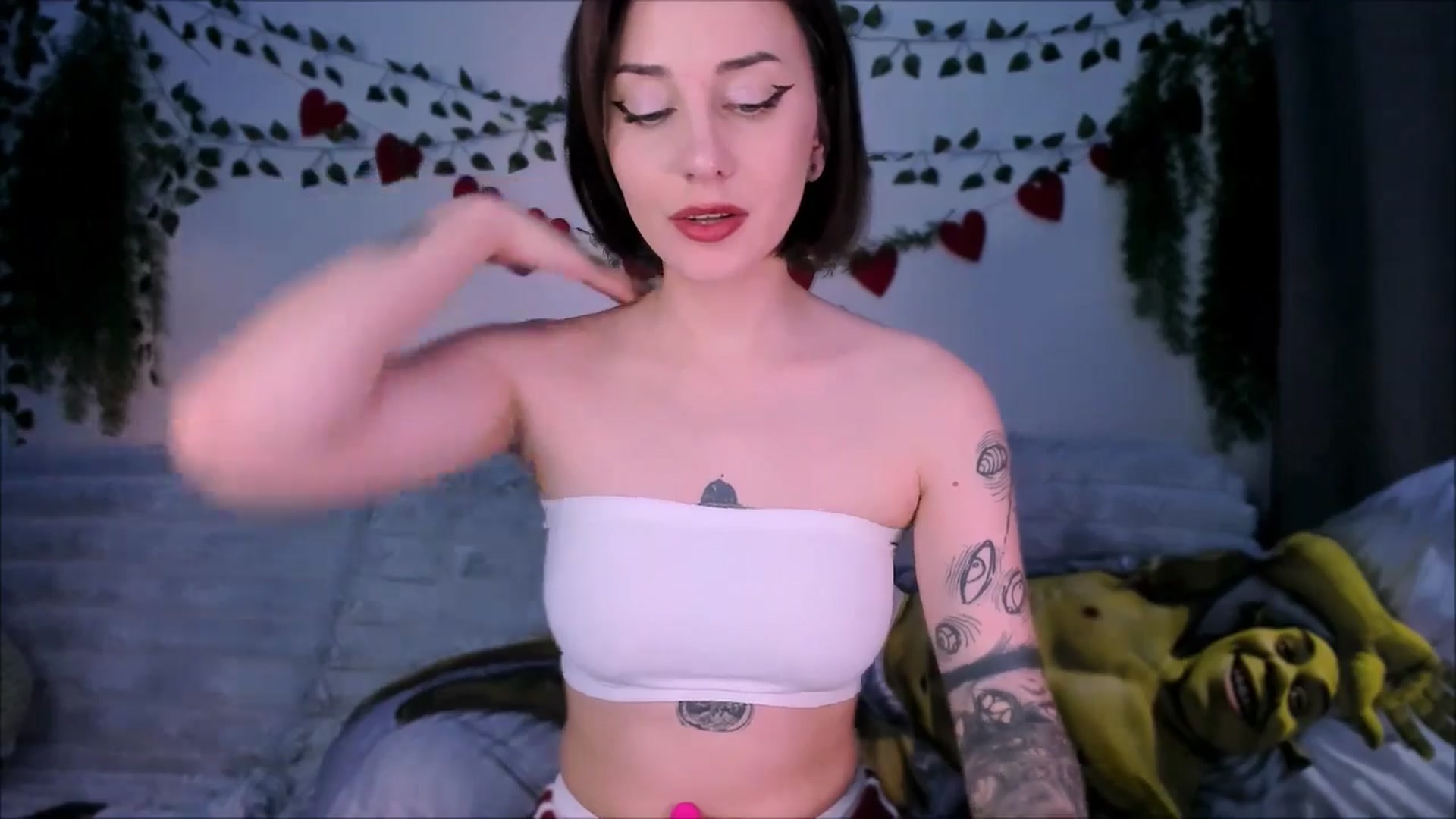 Gallery image thumbnail from Alien_Eva's myfreecams stream on, 09/11/2025, 05:19 image 6 of 20