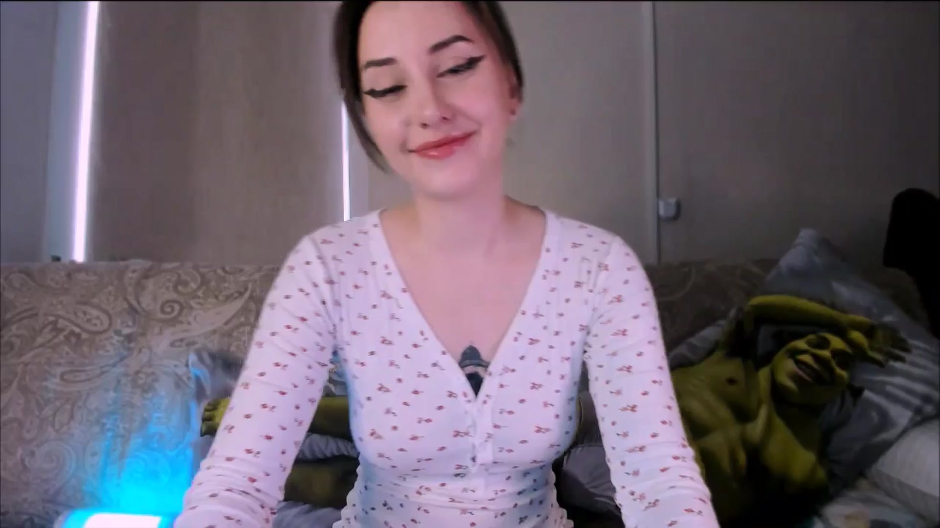 Gallery image thumbnail from Alien_Eva's myfreecams stream on, 09/20/2025, 02:05 image 16 of 20