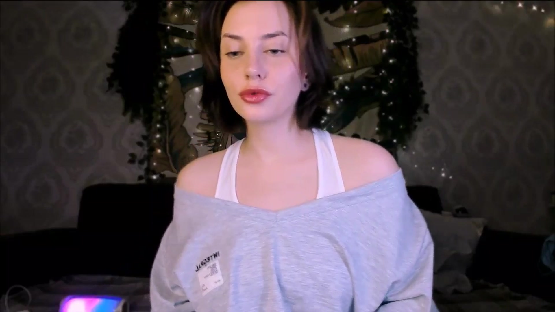 Gallery image thumbnail from Alien_Eva's myfreecams stream on, 10/19/2025, 02:42 image 11 of 20