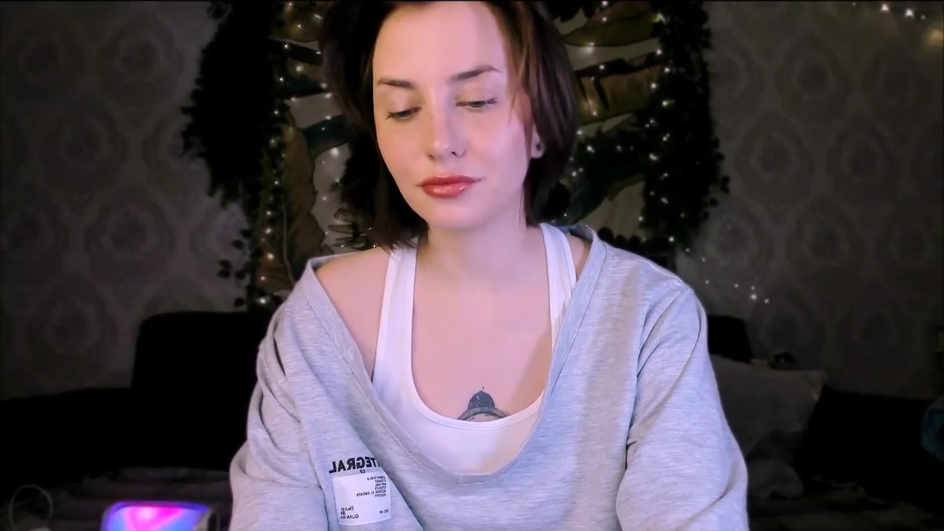 Gallery image thumbnail from Alien_Eva's myfreecams stream on, 10/19/2025, 02:42 image 10 of 20
