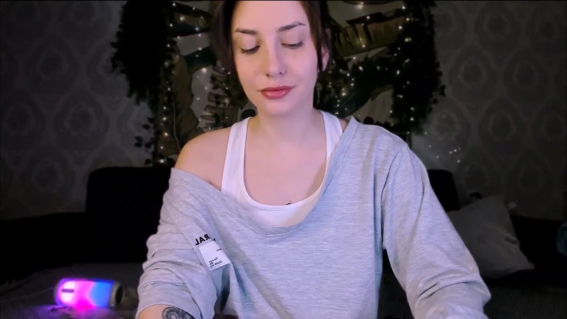 Gallery image thumbnail from Alien_Eva's myfreecams stream on, 10/19/2025, 06:03 image 18 of 20