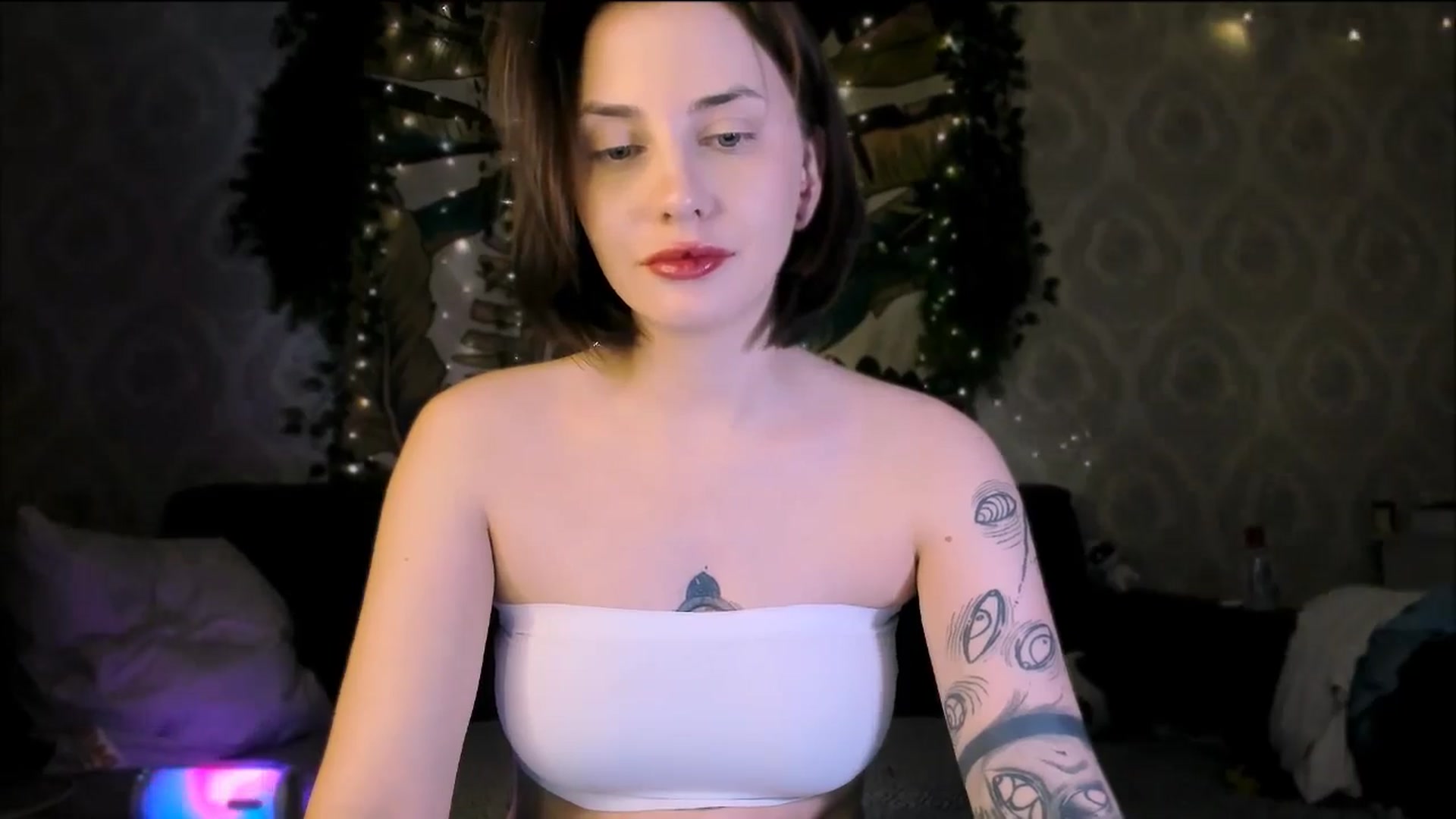 Gallery image thumbnail from Alien_Eva's myfreecams stream on, 10/20/2025, 04:59 image 6 of 20