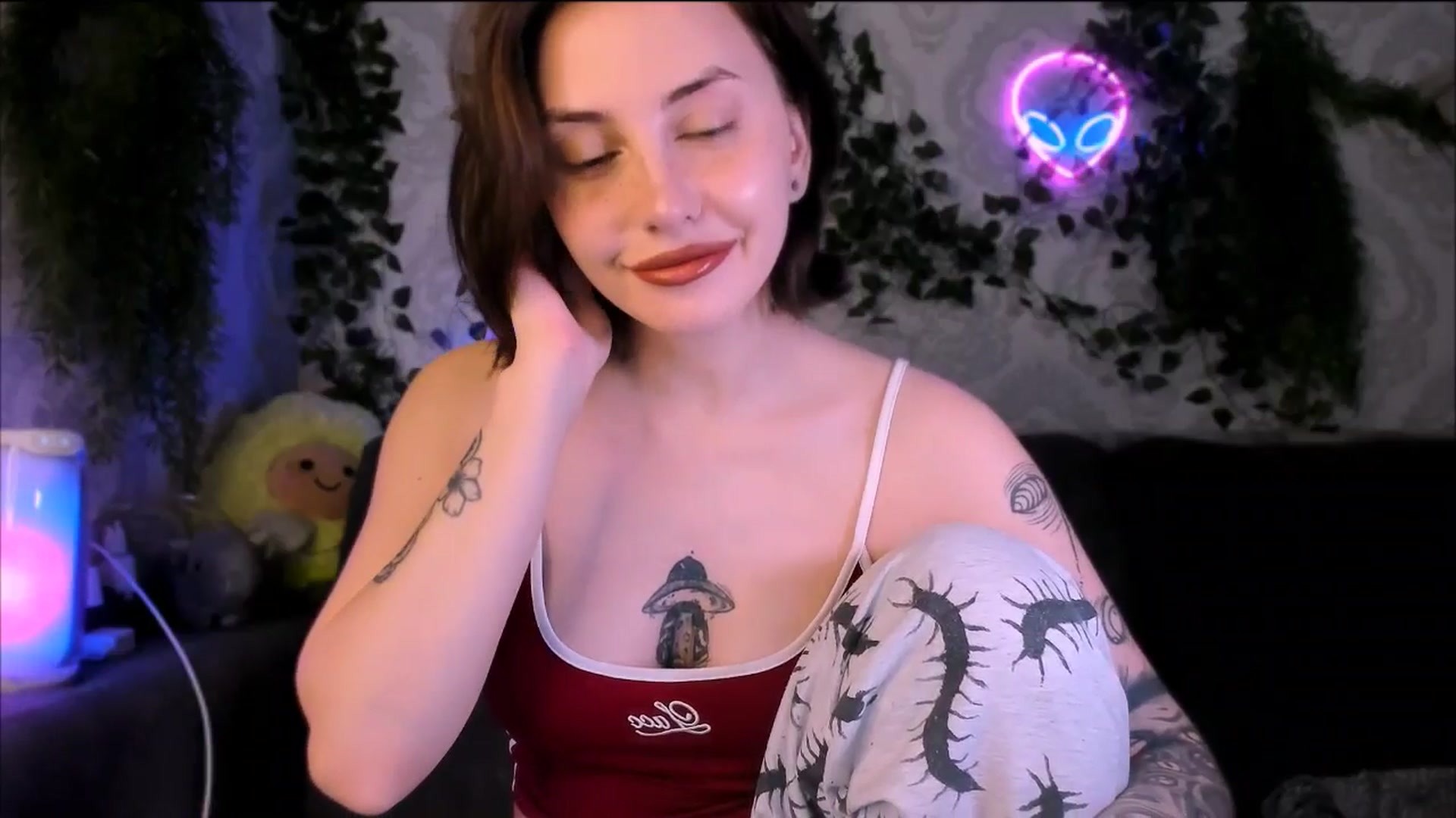 Gallery image thumbnail from Alien_Eva's myfreecams stream on, 10/26/2025, 01:50 image 16 of 20