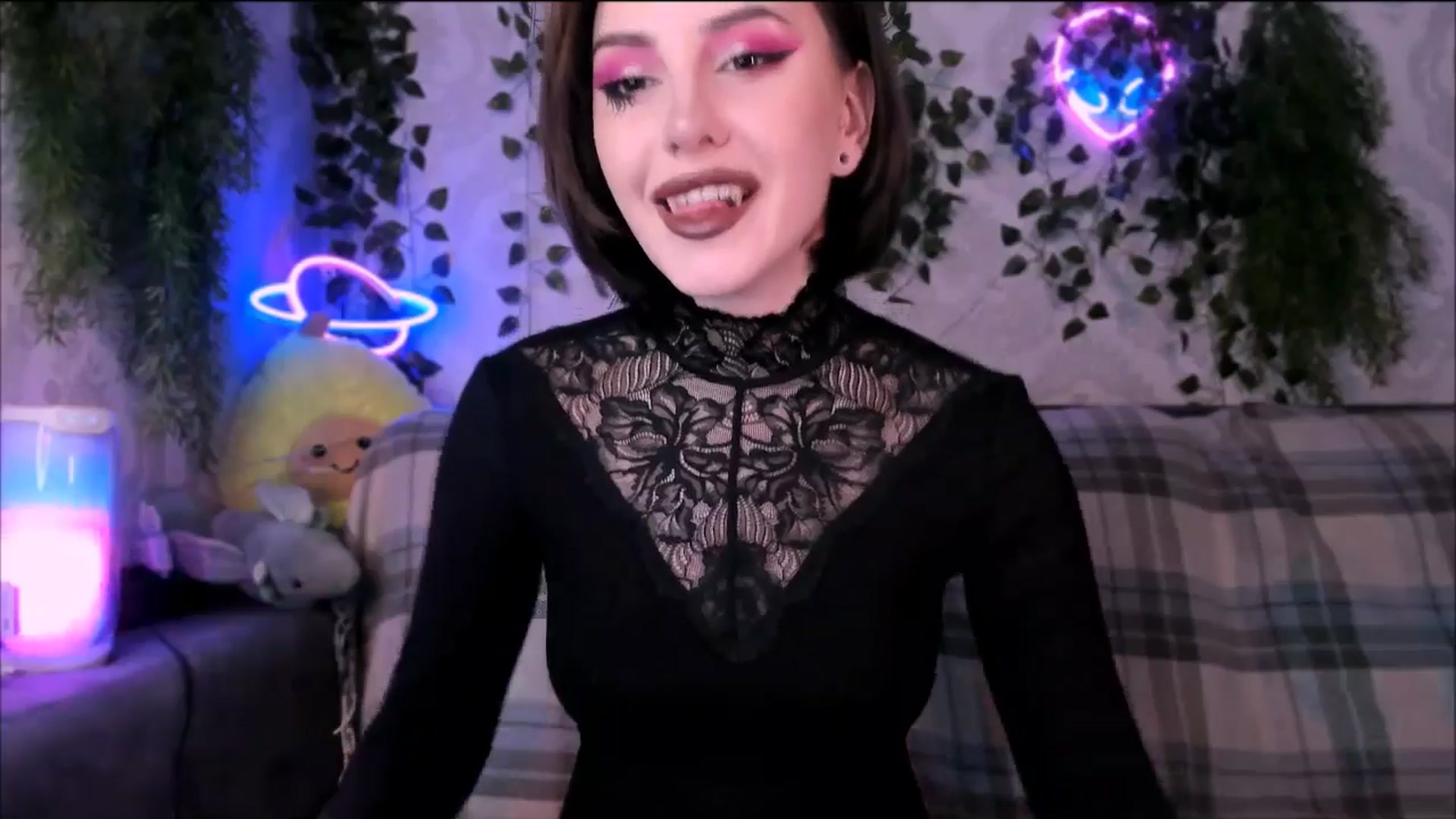 Gallery image thumbnail from Alien_Eva's myfreecams stream on, 10/31/2025, 02:16 image 11 of 20