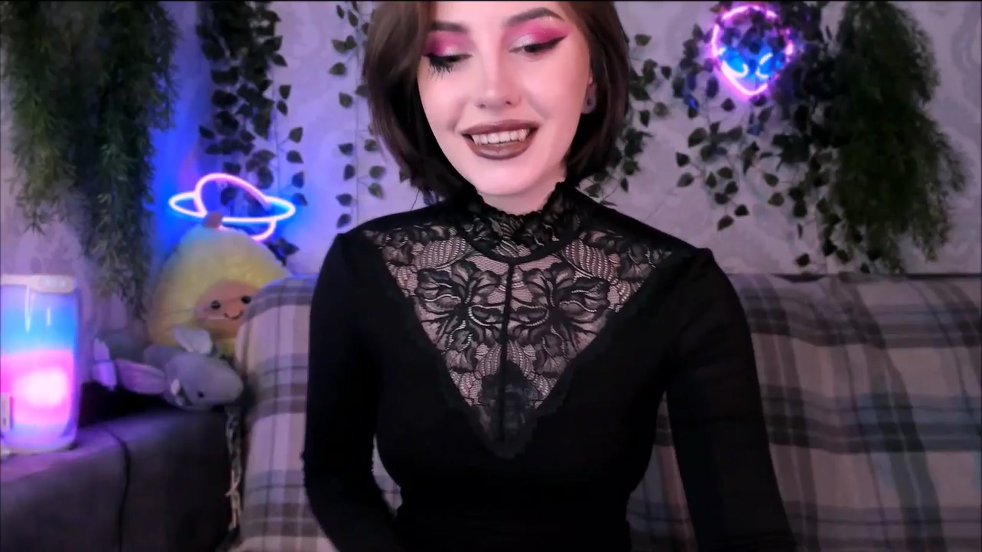 Gallery image thumbnail from Alien_Eva's myfreecams stream on, 10/31/2025, 02:16 image 3 of 20