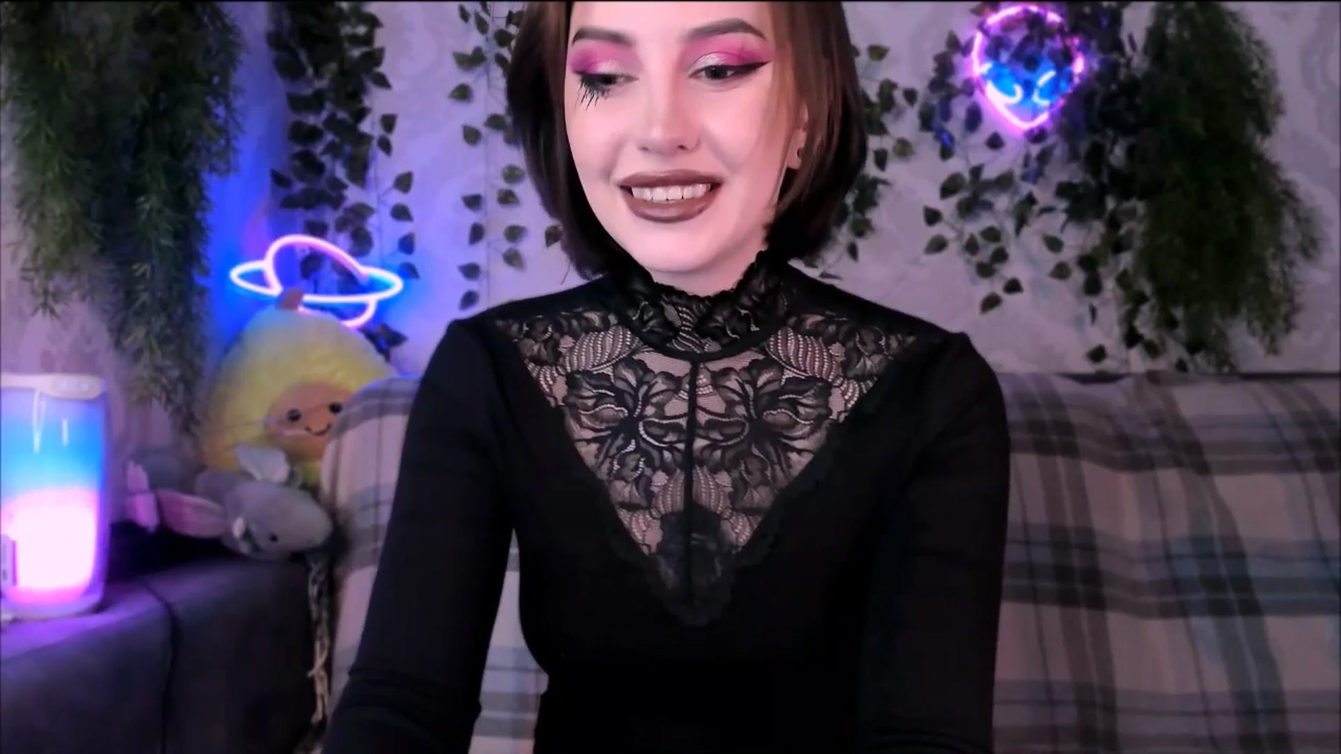 Gallery image thumbnail from Alien_Eva's myfreecams stream on, 10/31/2025, 02:16 image 6 of 20