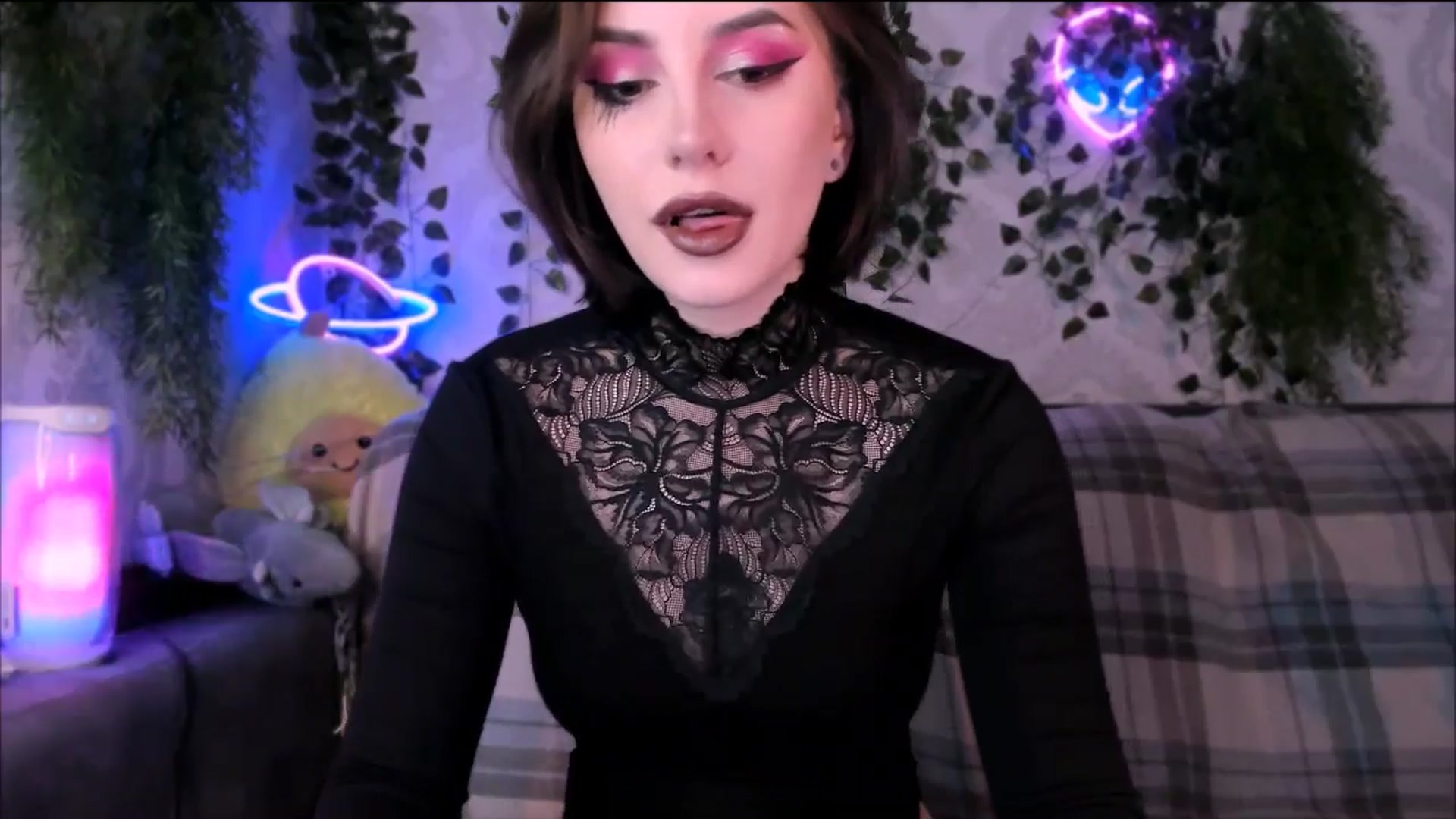 Gallery image thumbnail from Alien_Eva's myfreecams stream on, 10/31/2025, 02:16 image 2 of 20