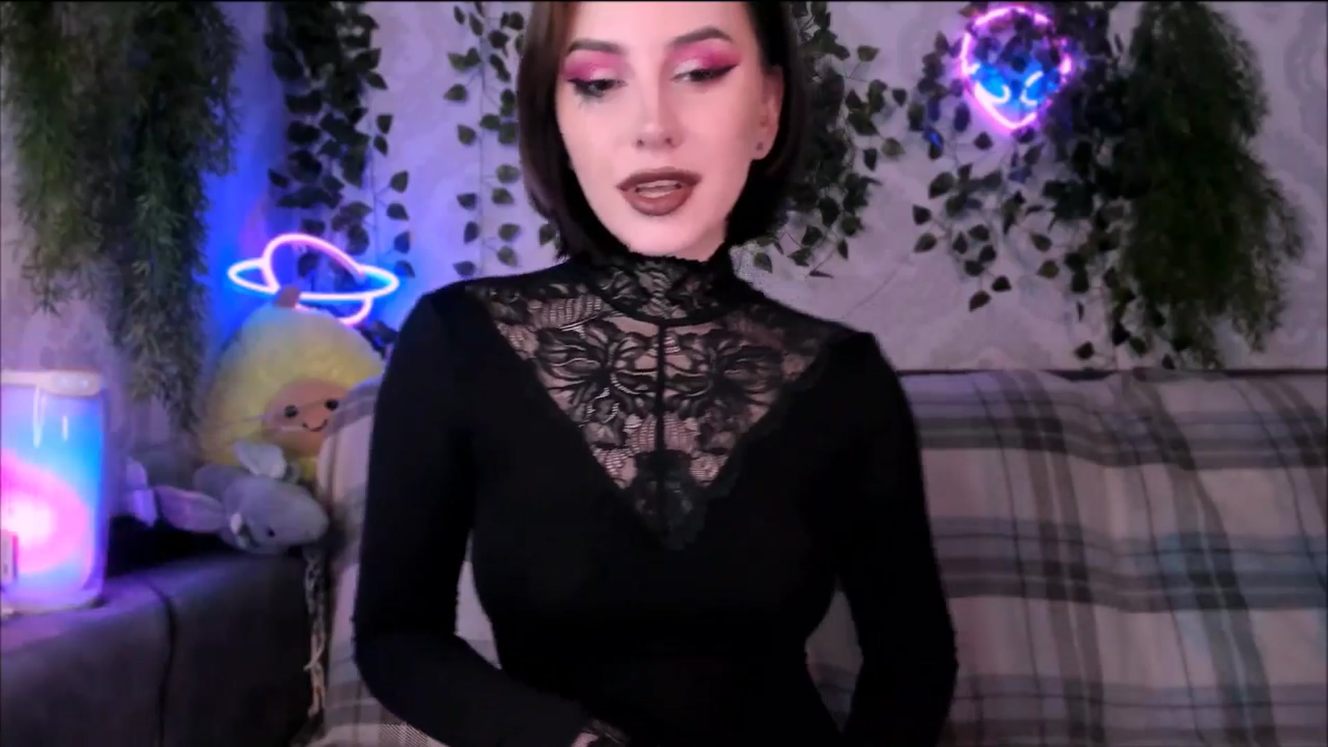 Gallery image thumbnail from Alien_Eva's myfreecams stream on, 10/31/2025, 02:16 image 9 of 20