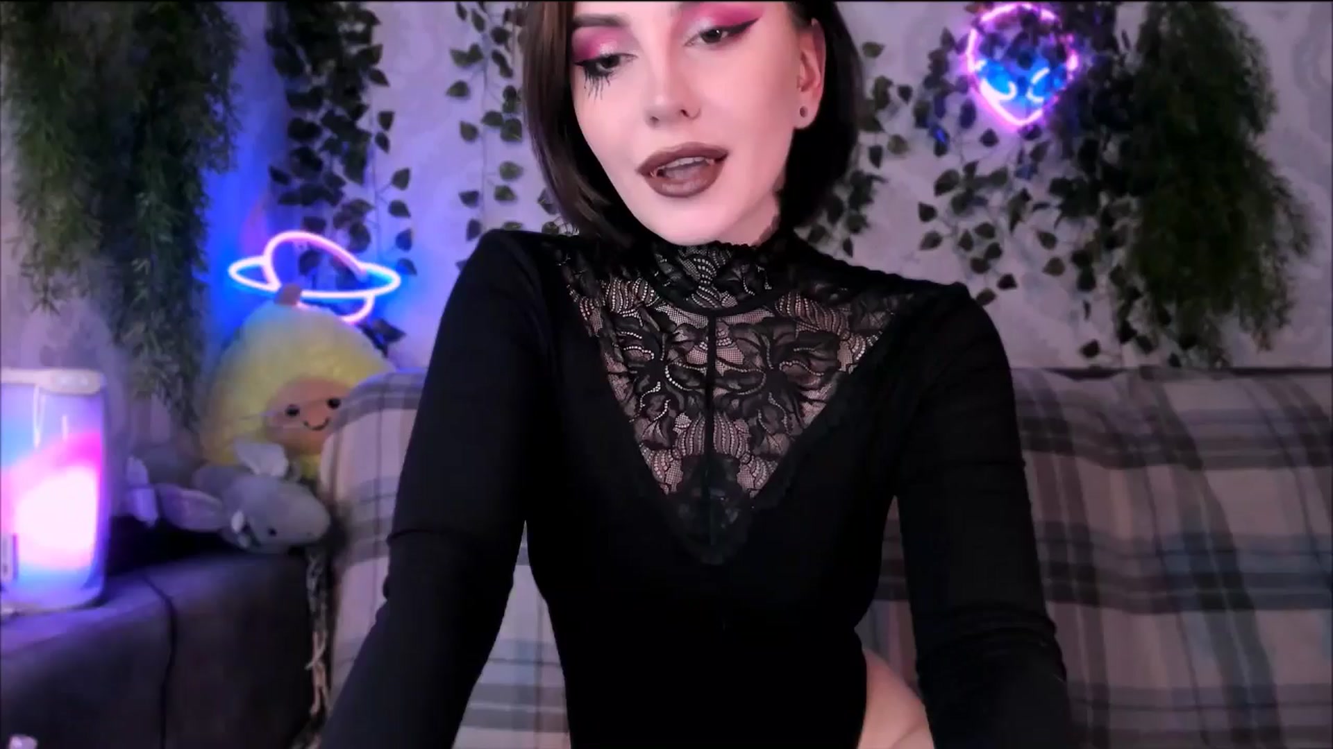 Gallery image thumbnail from Alien_Eva's myfreecams stream on, 10/31/2025, 02:16 image 1 of 20