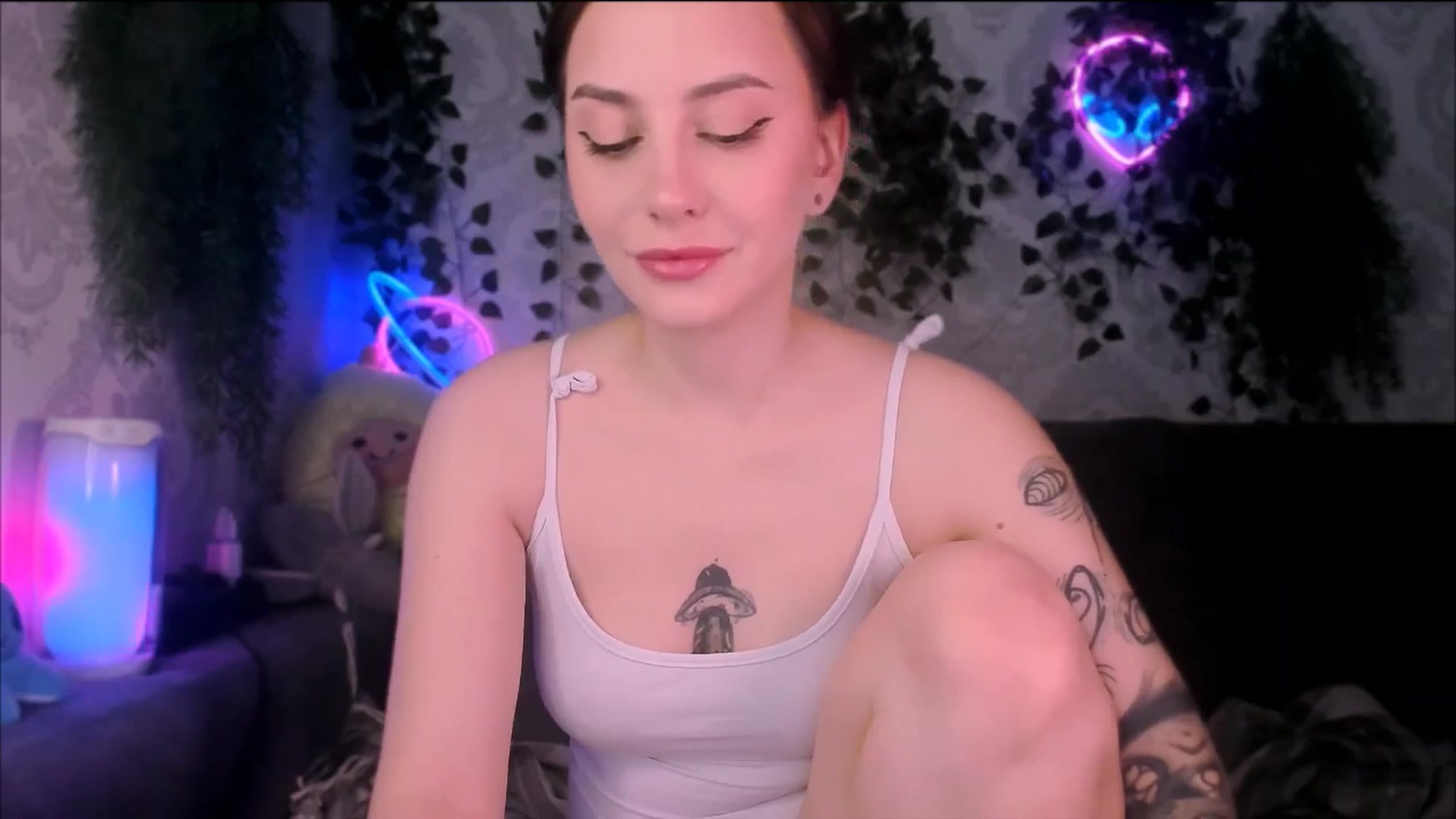 Gallery image thumbnail from Alien_Eva's myfreecams stream on, 11/02/2025, 01:47 image 14 of 20
