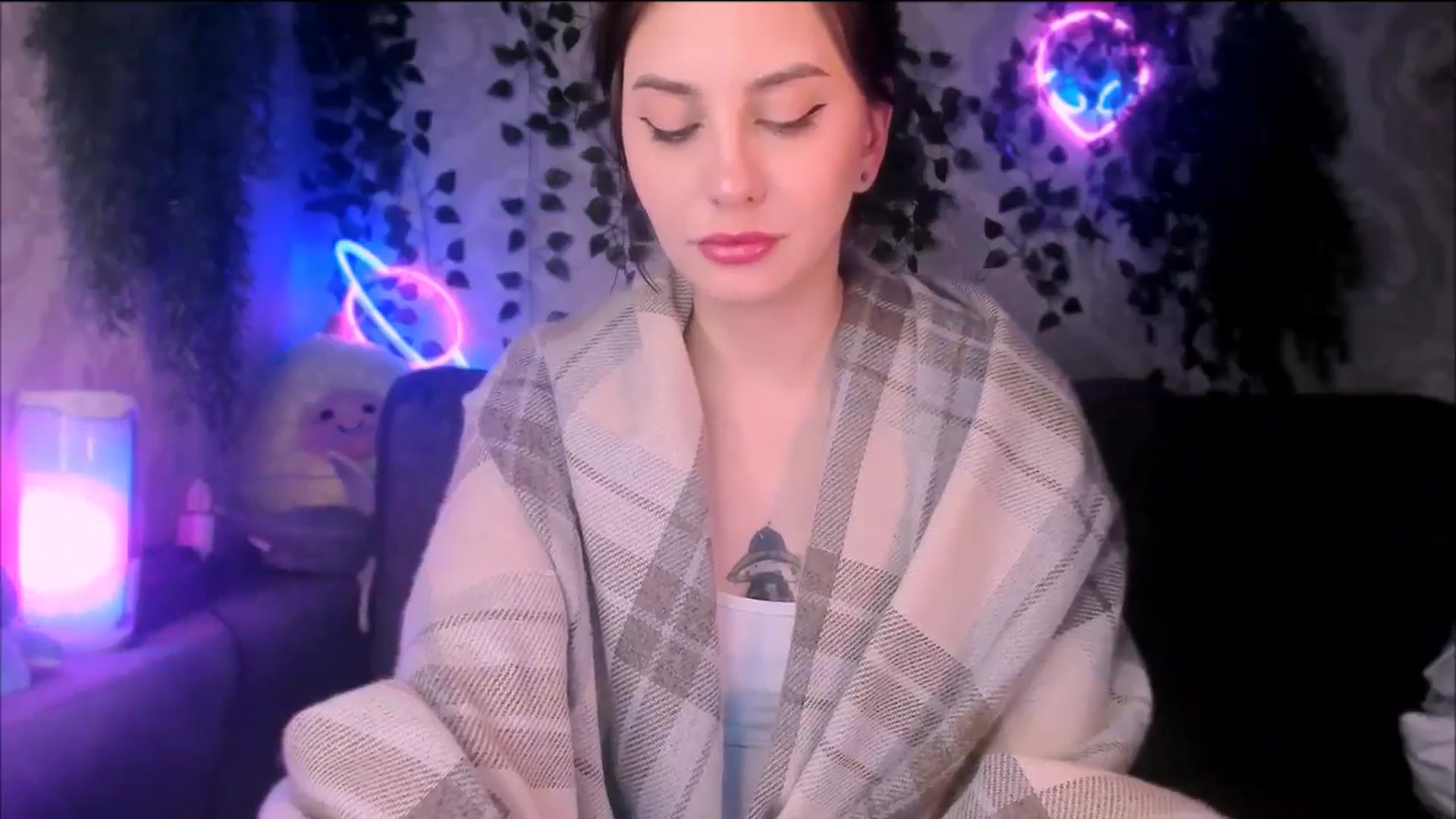 Gallery image thumbnail from Alien_Eva's myfreecams stream on, 11/02/2025, 06:03 image 6 of 20
