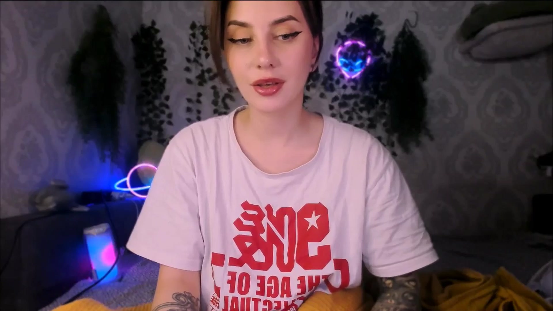 Gallery image thumbnail from Alien_Eva's myfreecams stream on, 11/06/2025, 04:27 image 12 of 20