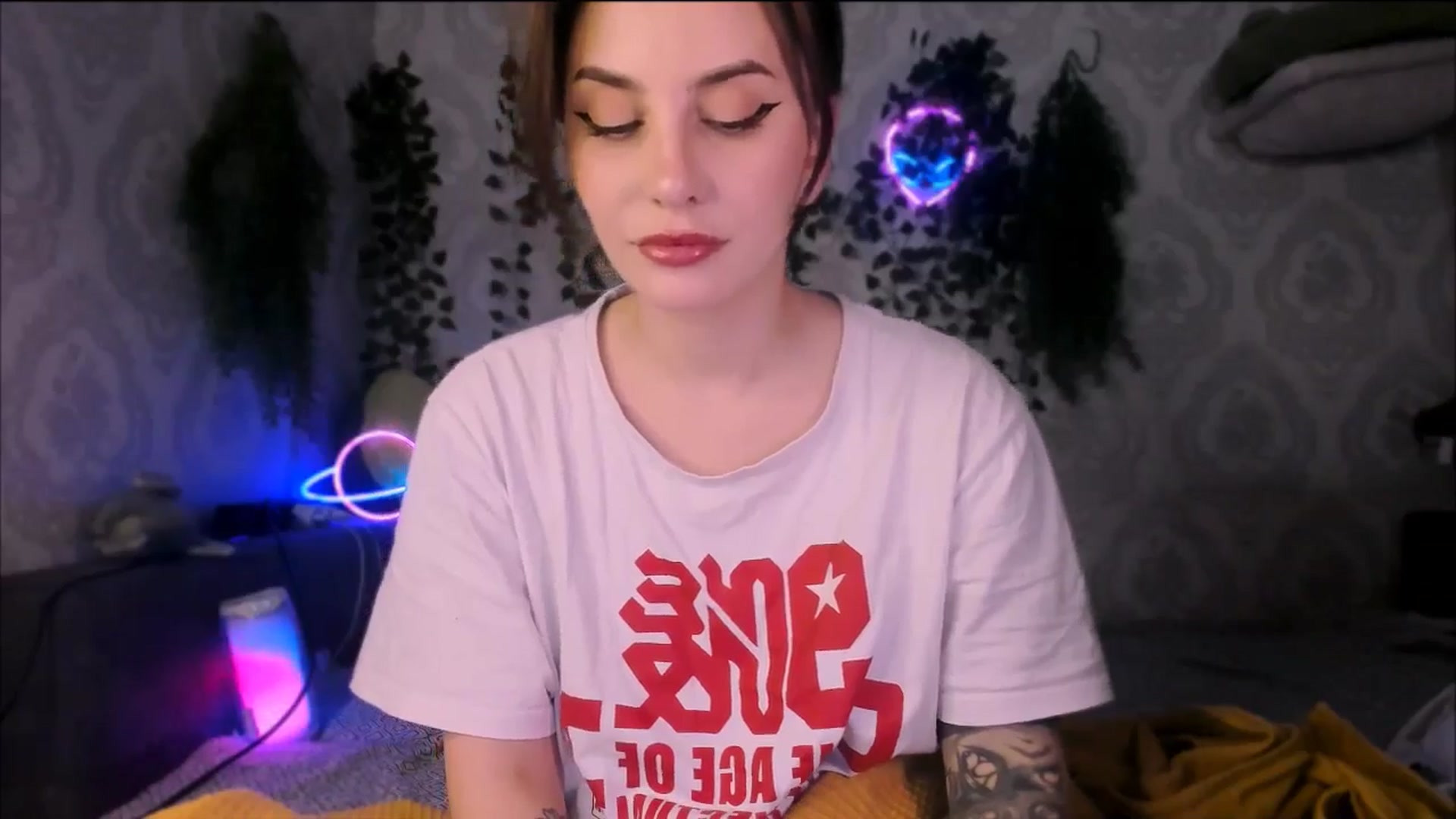 Gallery image thumbnail from Alien_Eva's myfreecams stream on, 11/06/2025, 04:27 image 15 of 20