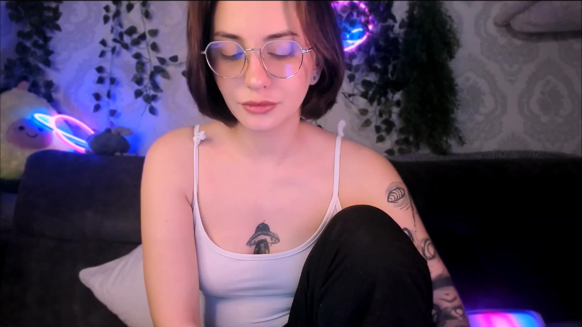 Gallery image thumbnail from Alien_Eva's myfreecams stream on, 11/08/2025, 03:02 image 8 of 20